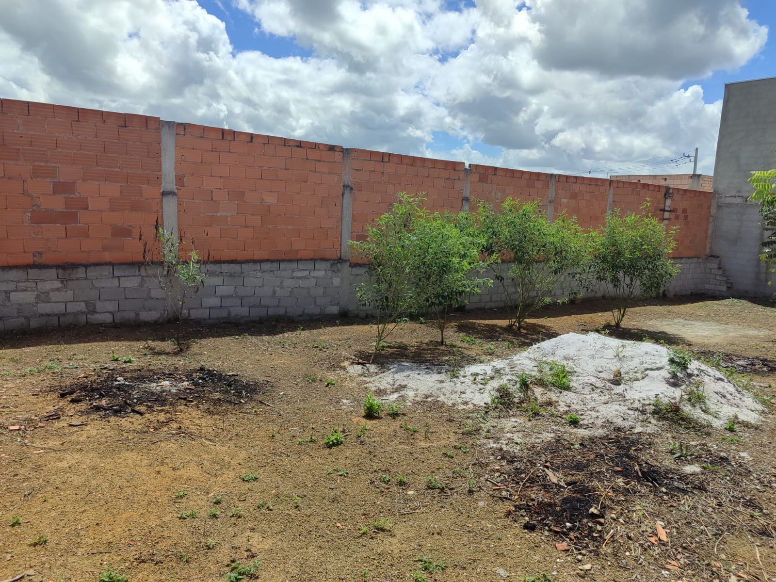 Vende Terreno Murado no Jardim América II