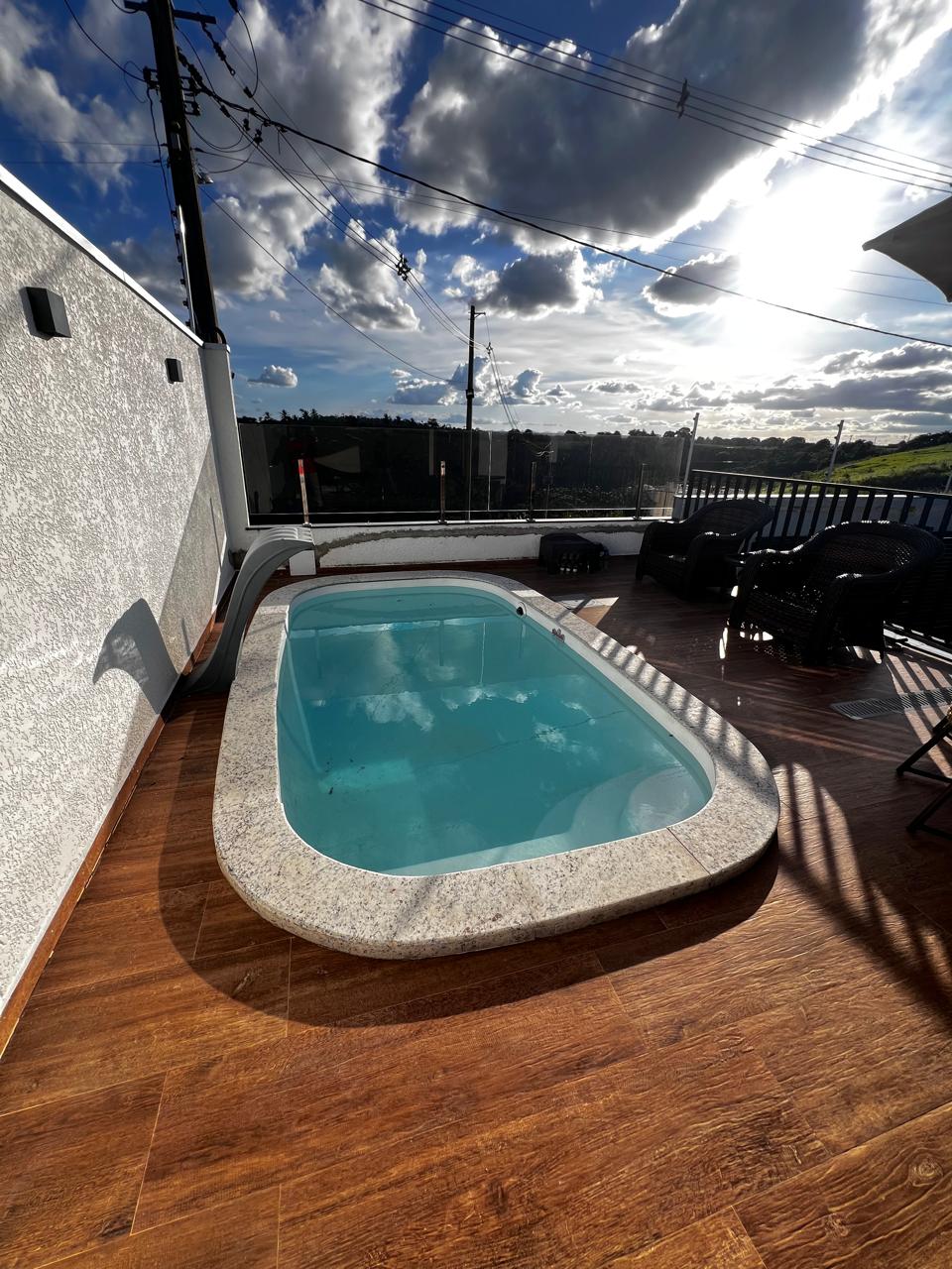 Vende Casa com Lindo Acabamento no bairro Jardim América l