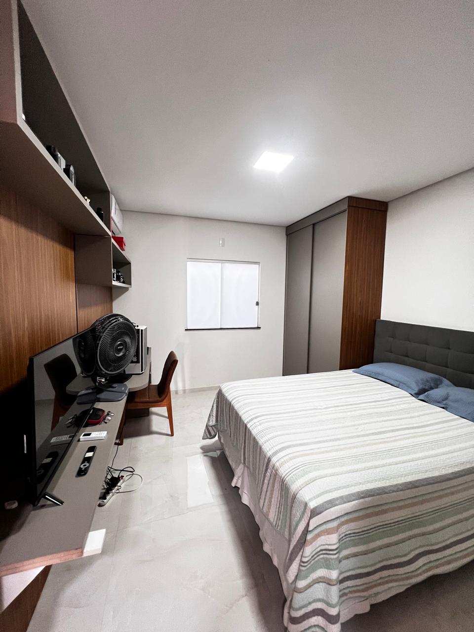 Vende Casa com Lindo Acabamento no bairro Jardim América l