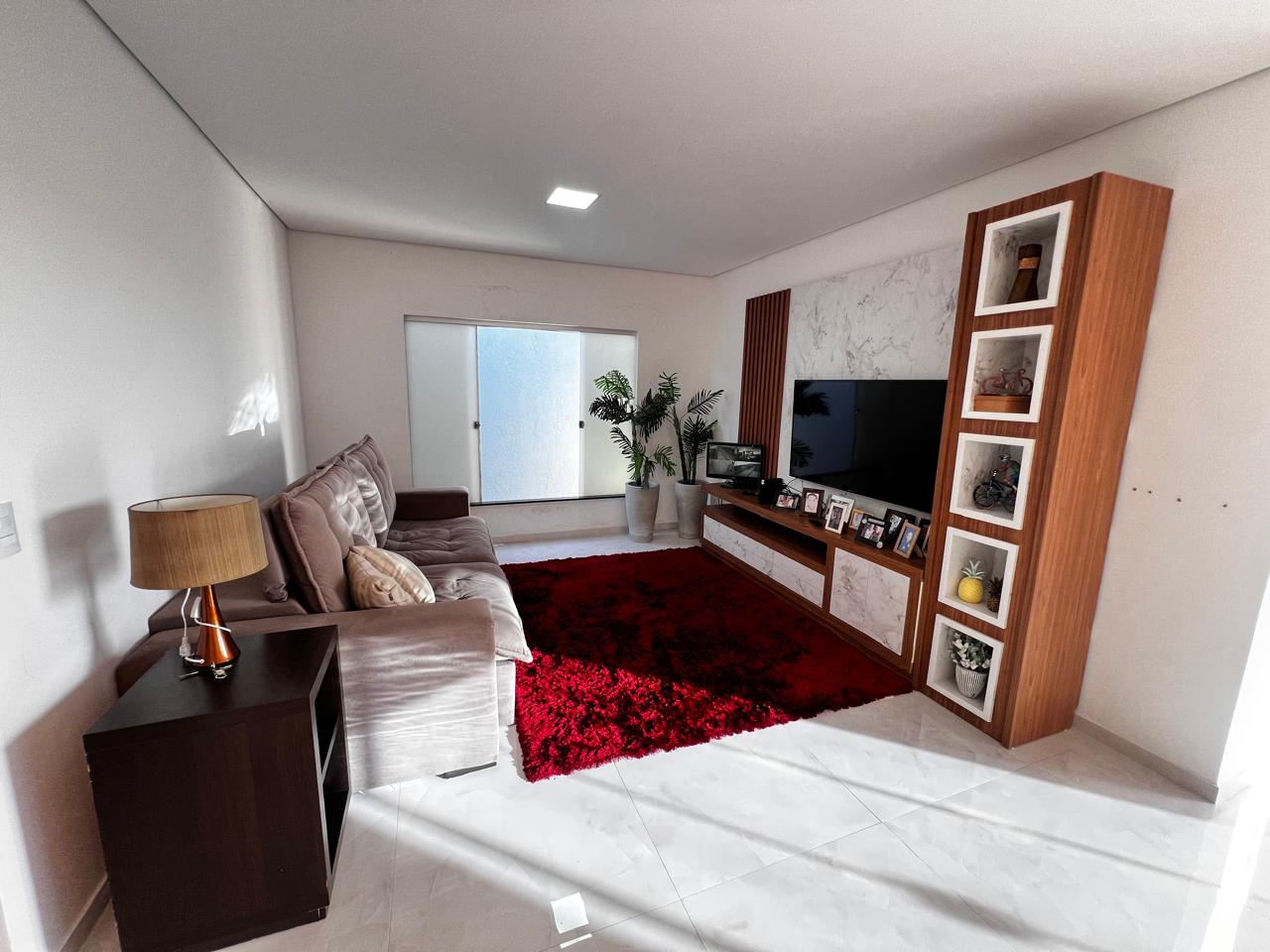 Vende Casa com Lindo Acabamento no bairro Jardim América l
