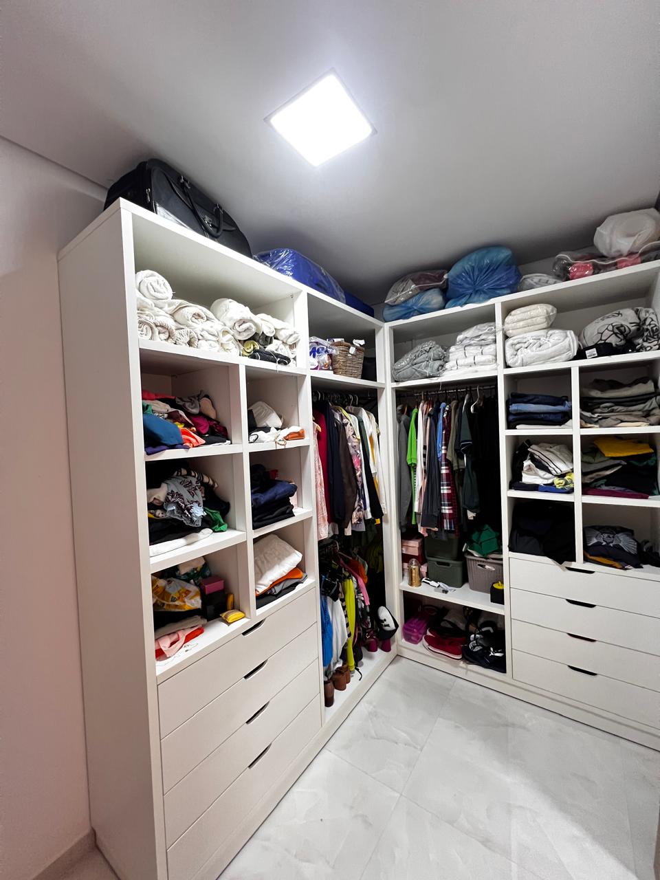 Vende Casa com Lindo Acabamento no bairro Jardim América l