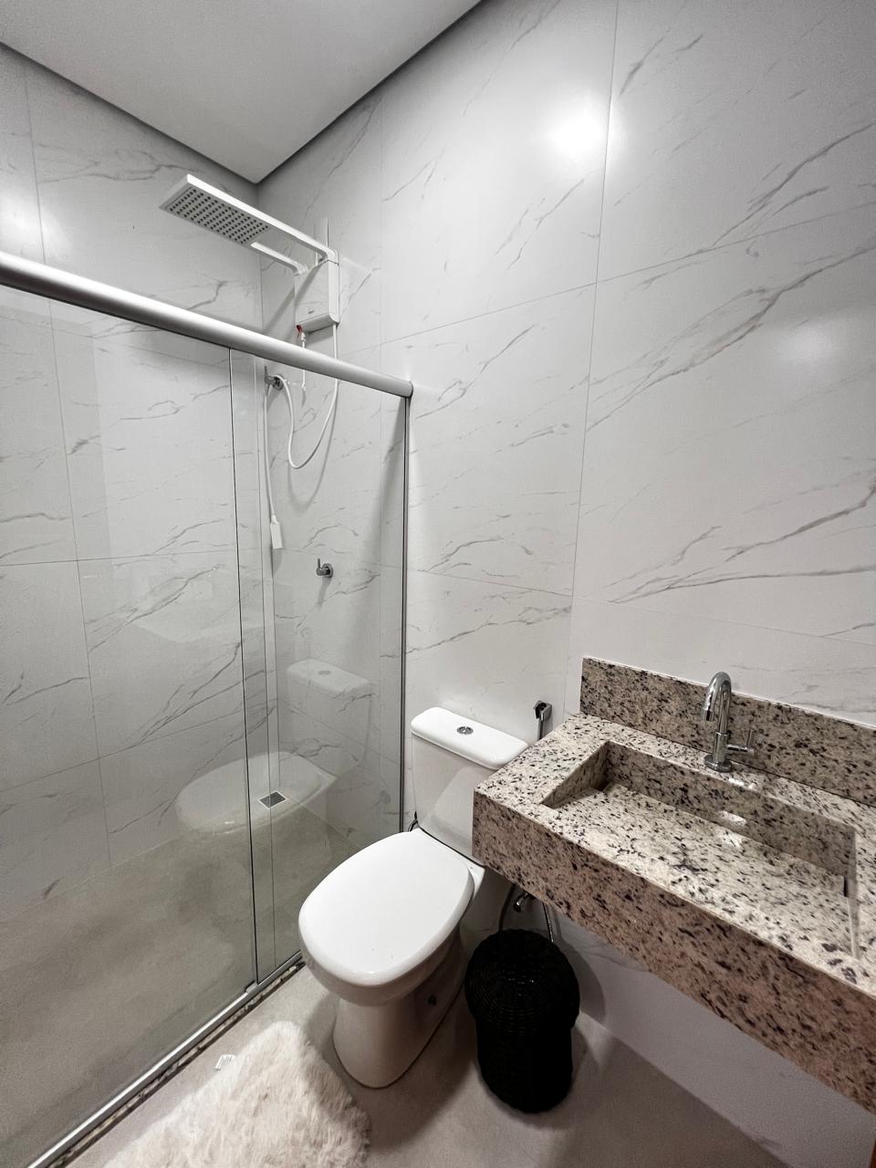 Vende Casa com Lindo Acabamento no bairro Jardim América l
