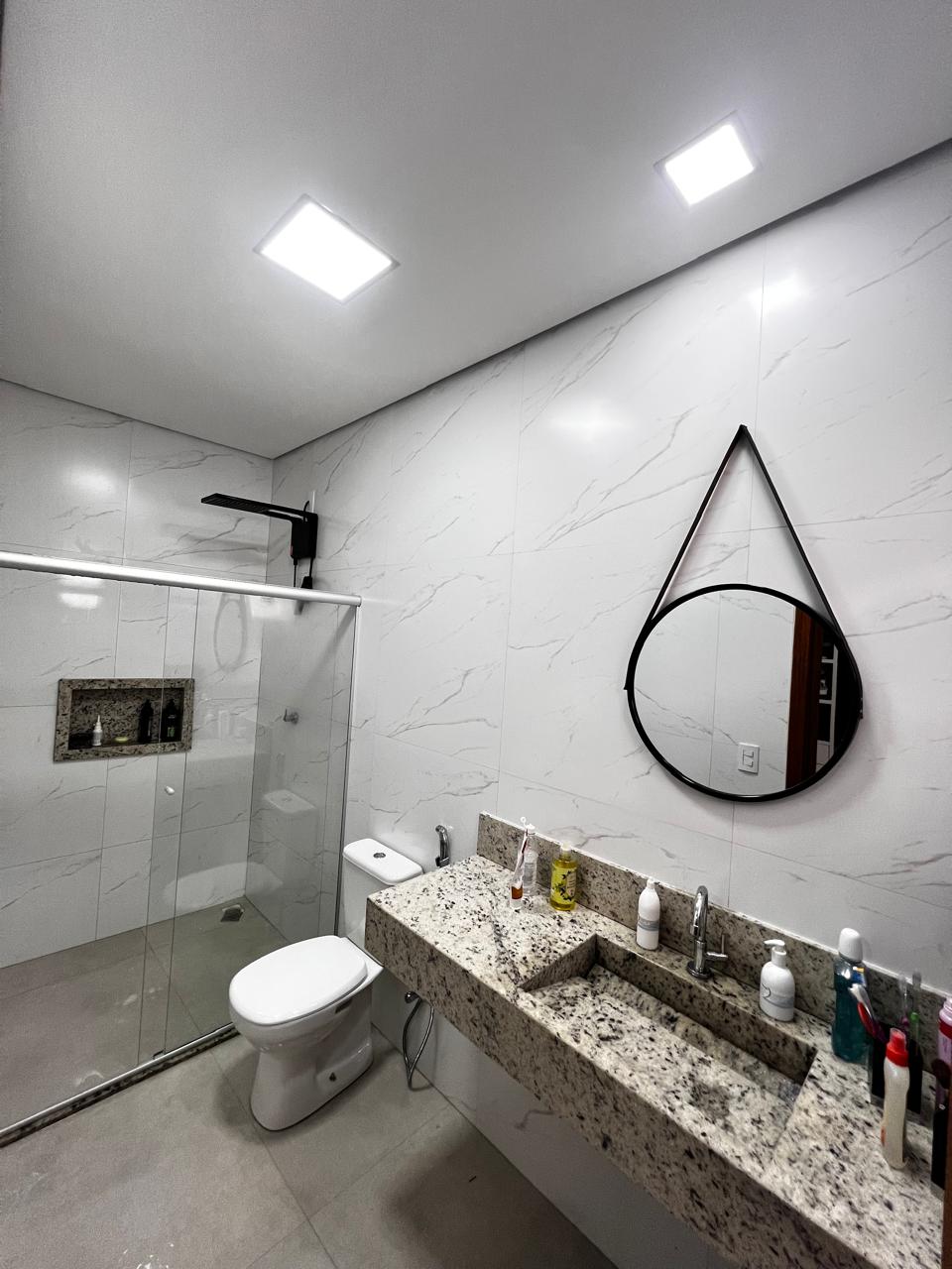 Vende Casa com Lindo Acabamento no bairro Jardim América l
