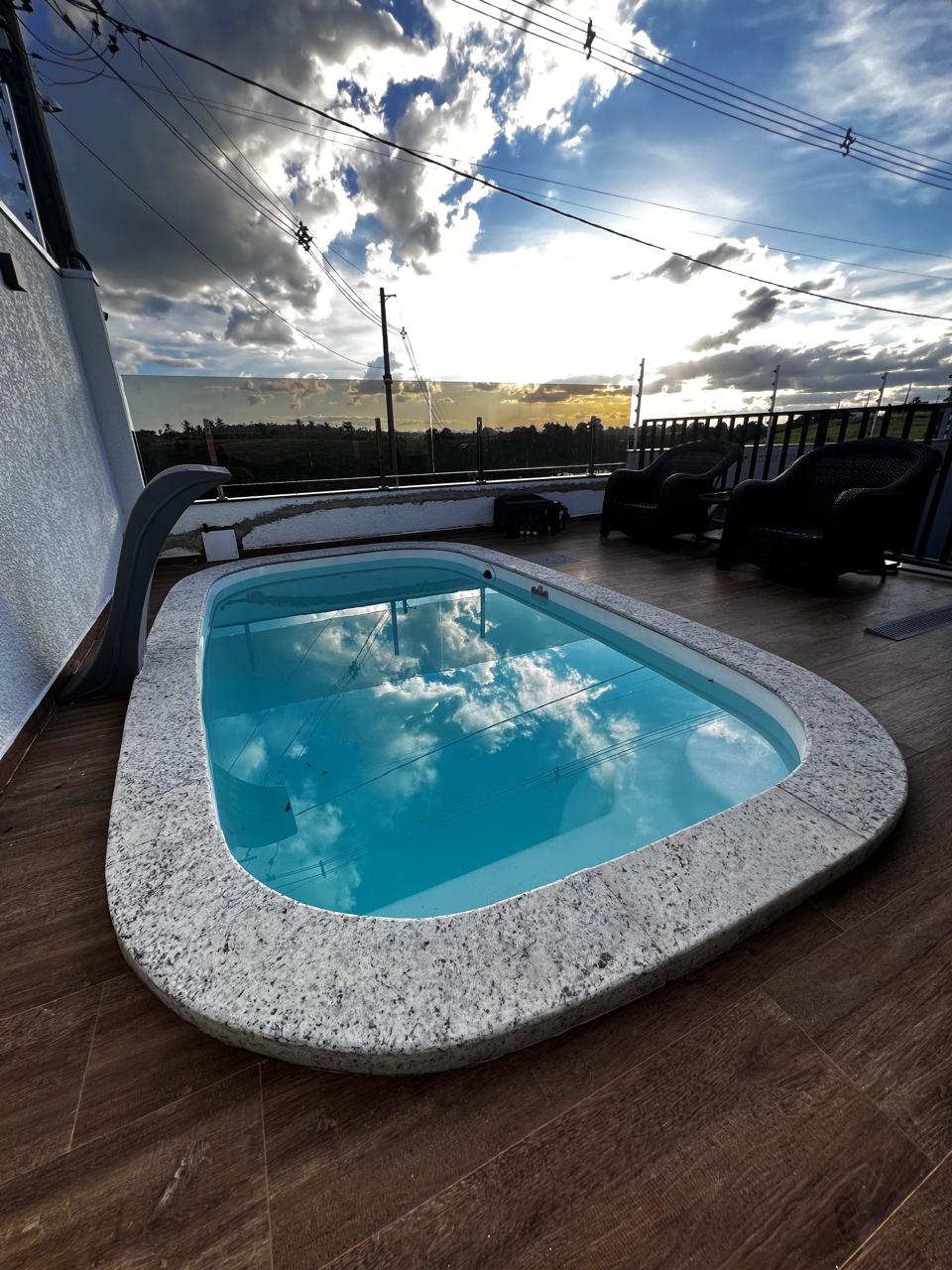 Vende Casa com Lindo Acabamento no bairro Jardim América l