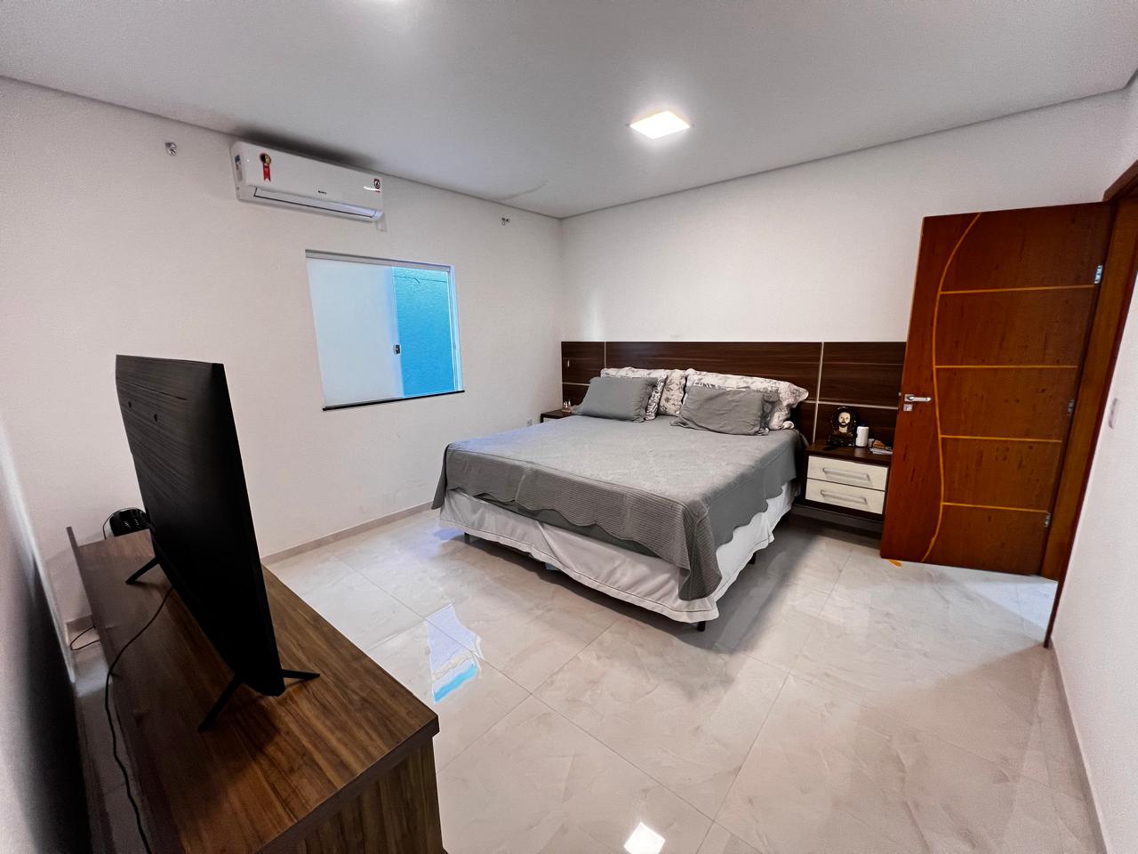 Vende Casa com Lindo Acabamento no bairro Jardim América l