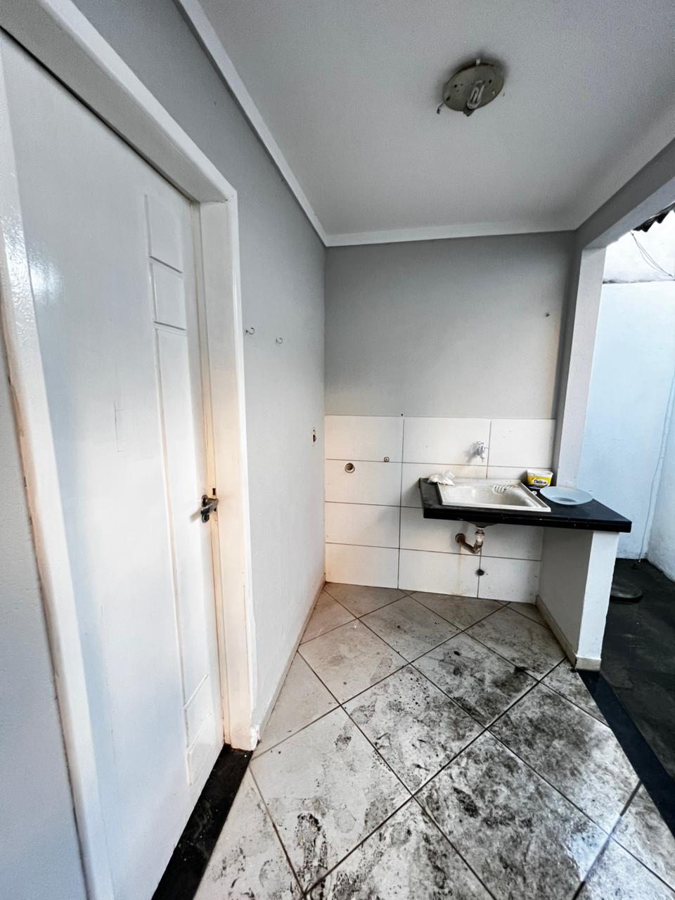 Bela casa no bairro Dinah Borges