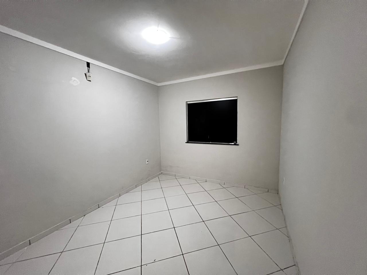 Bela casa no bairro Dinah Borges