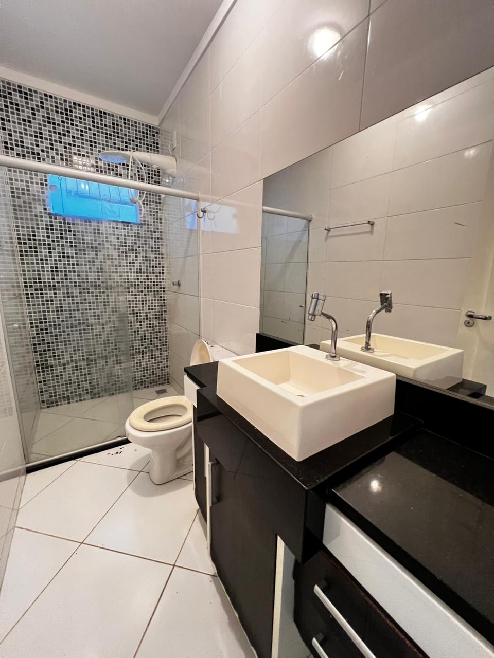 Bela casa no bairro Dinah Borges