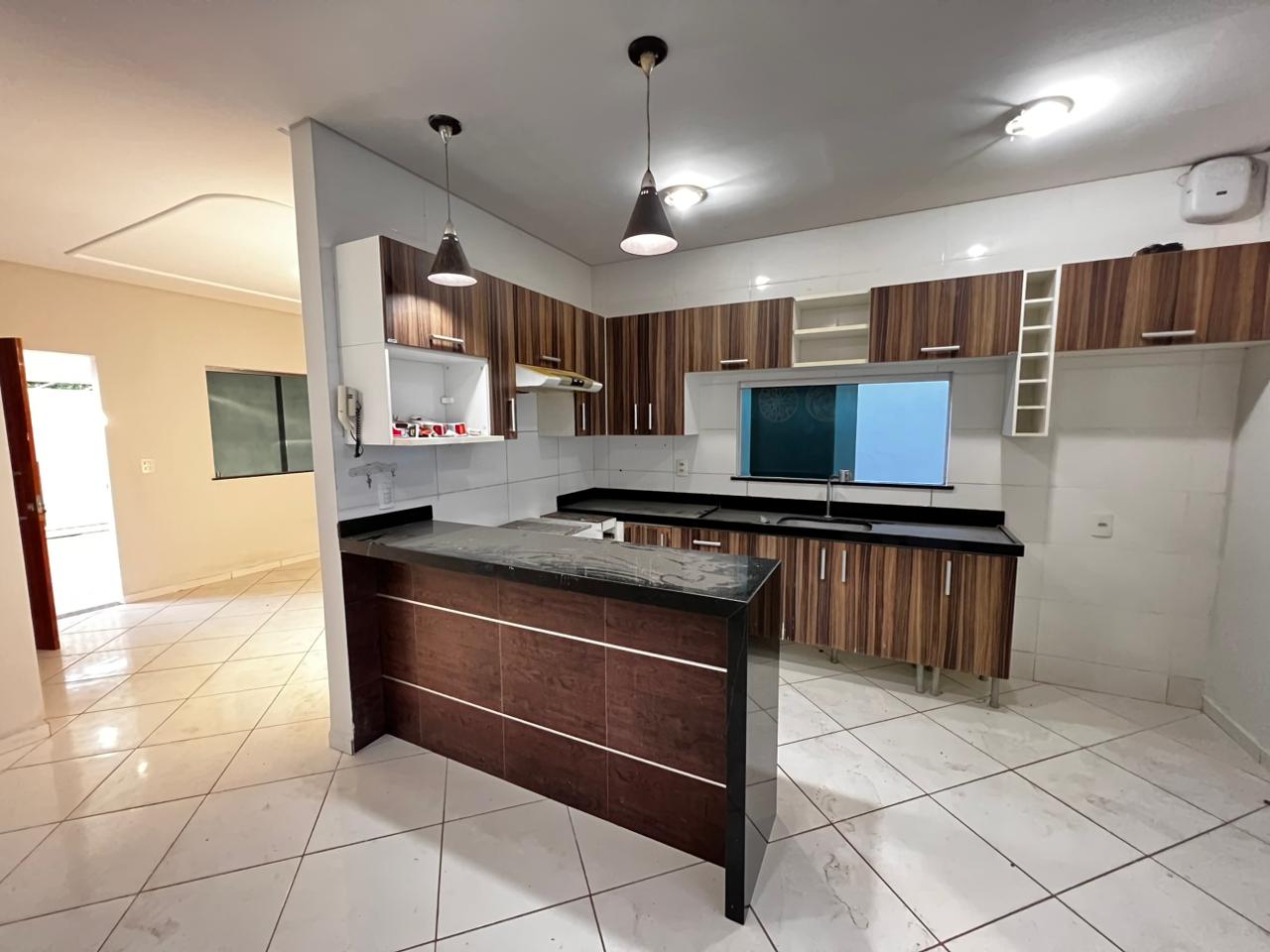 Bela casa no bairro Dinah Borges