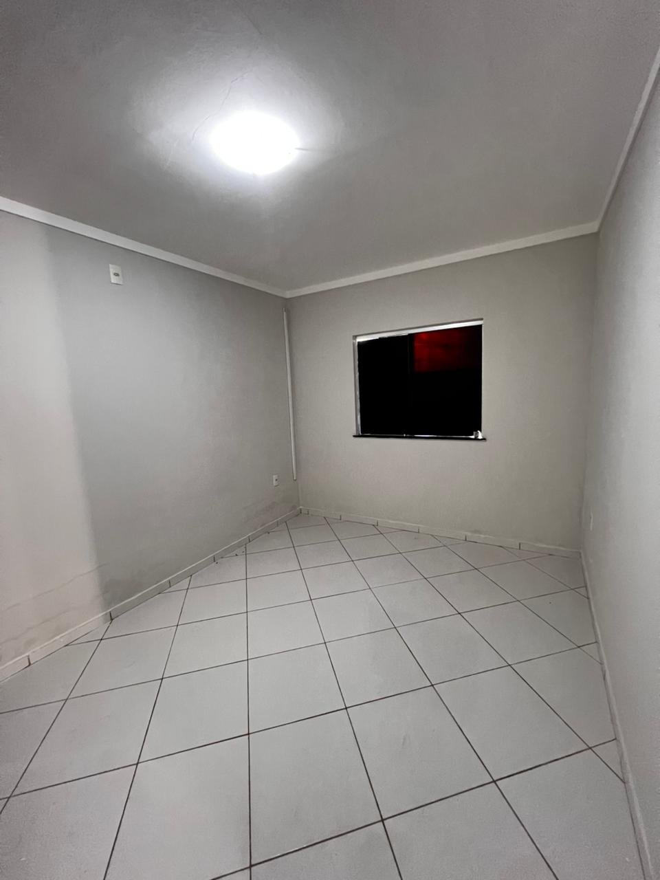 Bela casa no bairro Dinah Borges