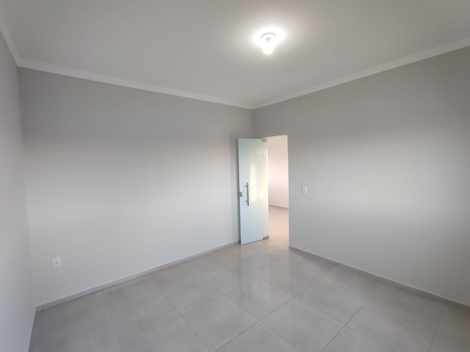 Aluga Apartamento Novo no Antares (2º andar)