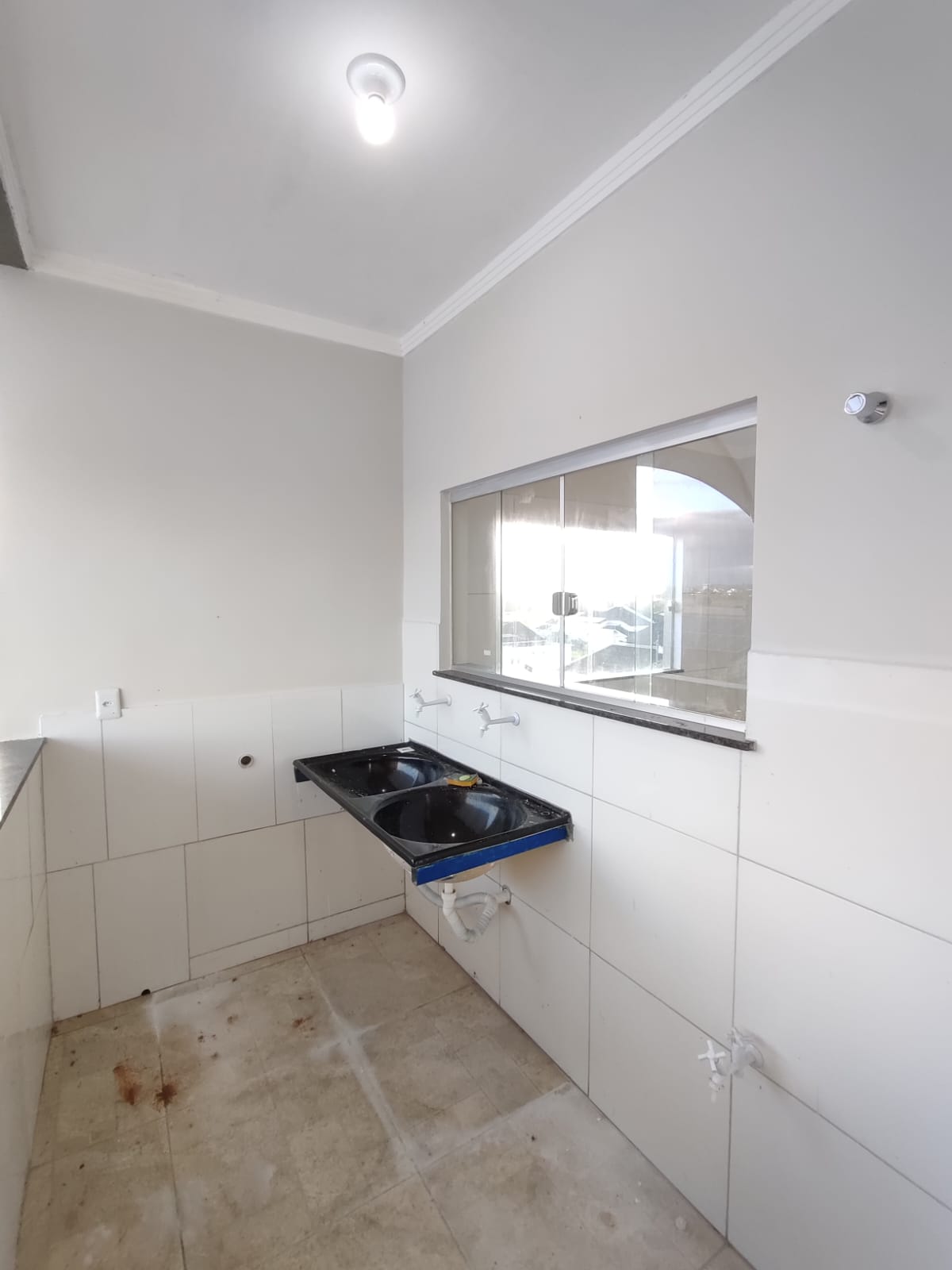 Aluga Apartamento Novo no Antares (2º andar)