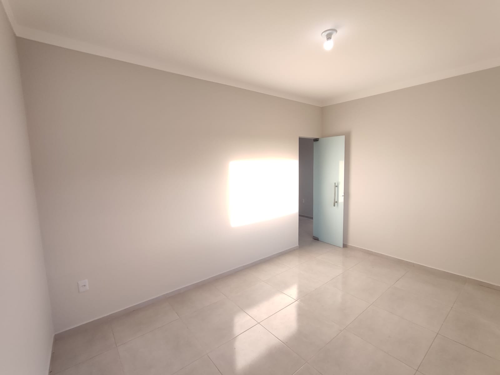 Aluga Apartamento Novo no Antares (2º andar)