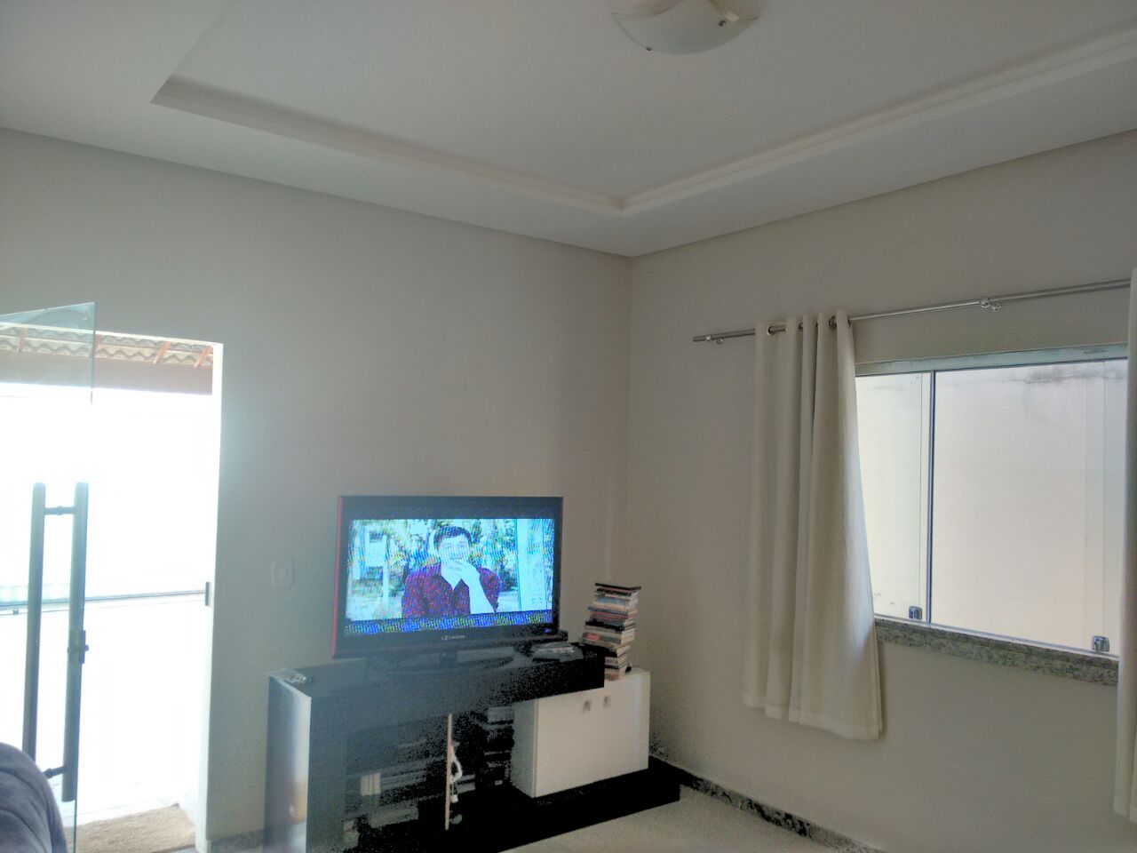 Vende ótima casa no bairro Dinah Borges