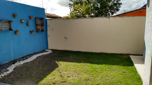 Vende ótima casa no bairro Dinah Borges