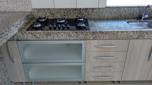 Vende ótima casa no bairro Dinah Borges