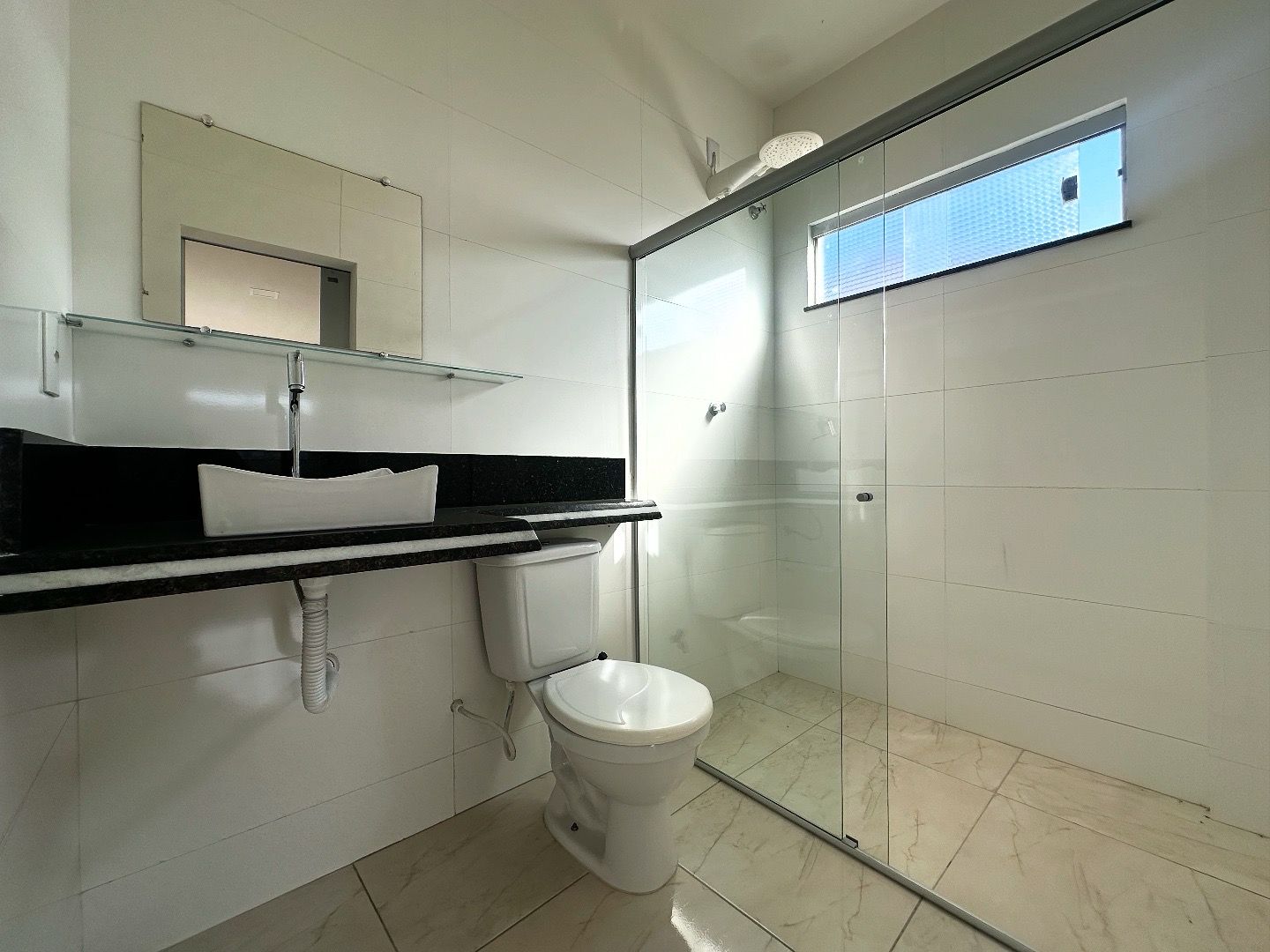 Aluga Apartamento Semimobiliado  Antares ( Próximo ao ginásio de esportes ) 