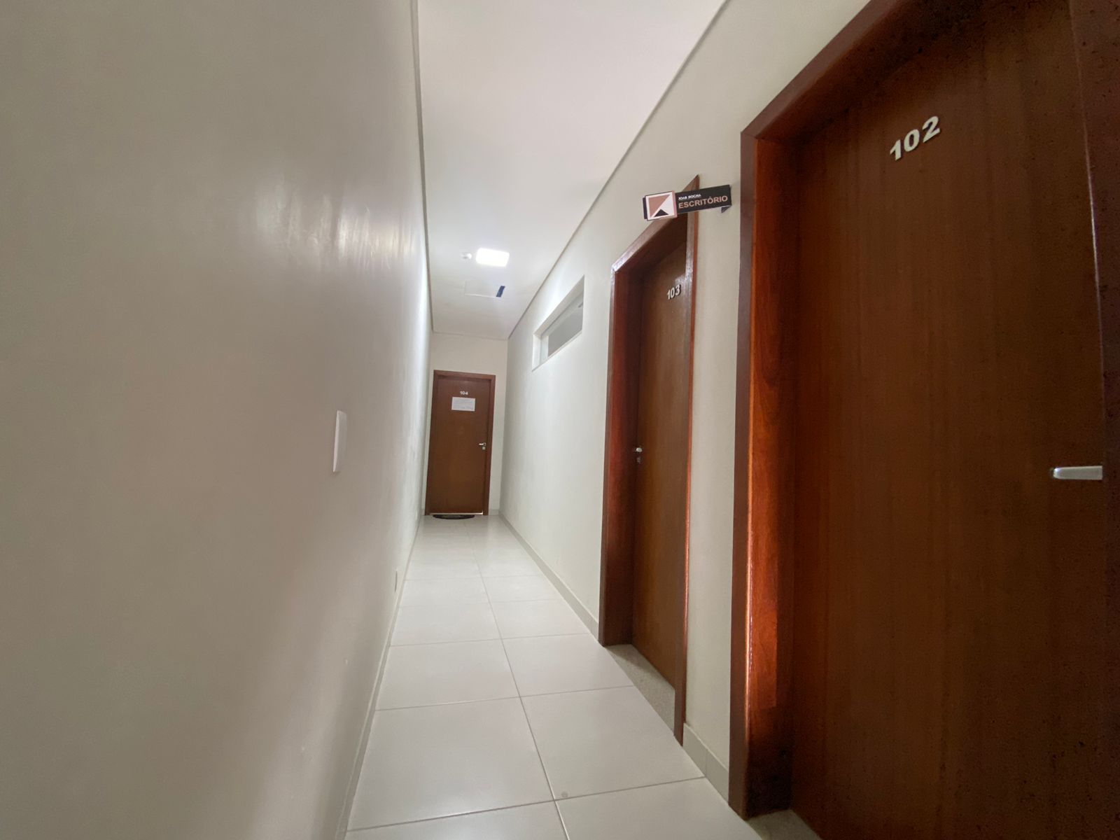 ALUGA SALA COMERCIAL NA AV. PAULINO MENDES