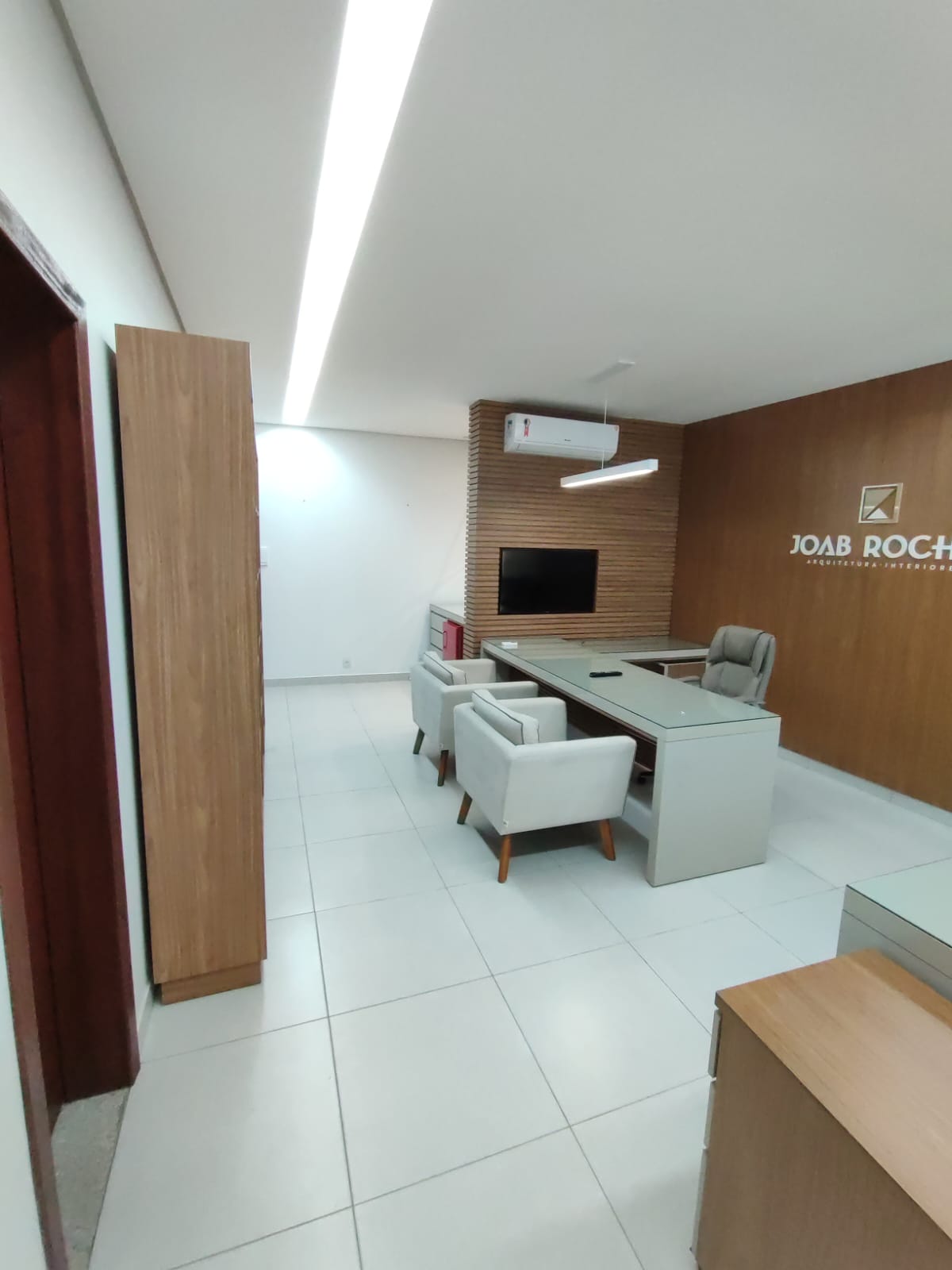 ALUGA SALA COMERCIAL NA AV. PAULINO MENDES