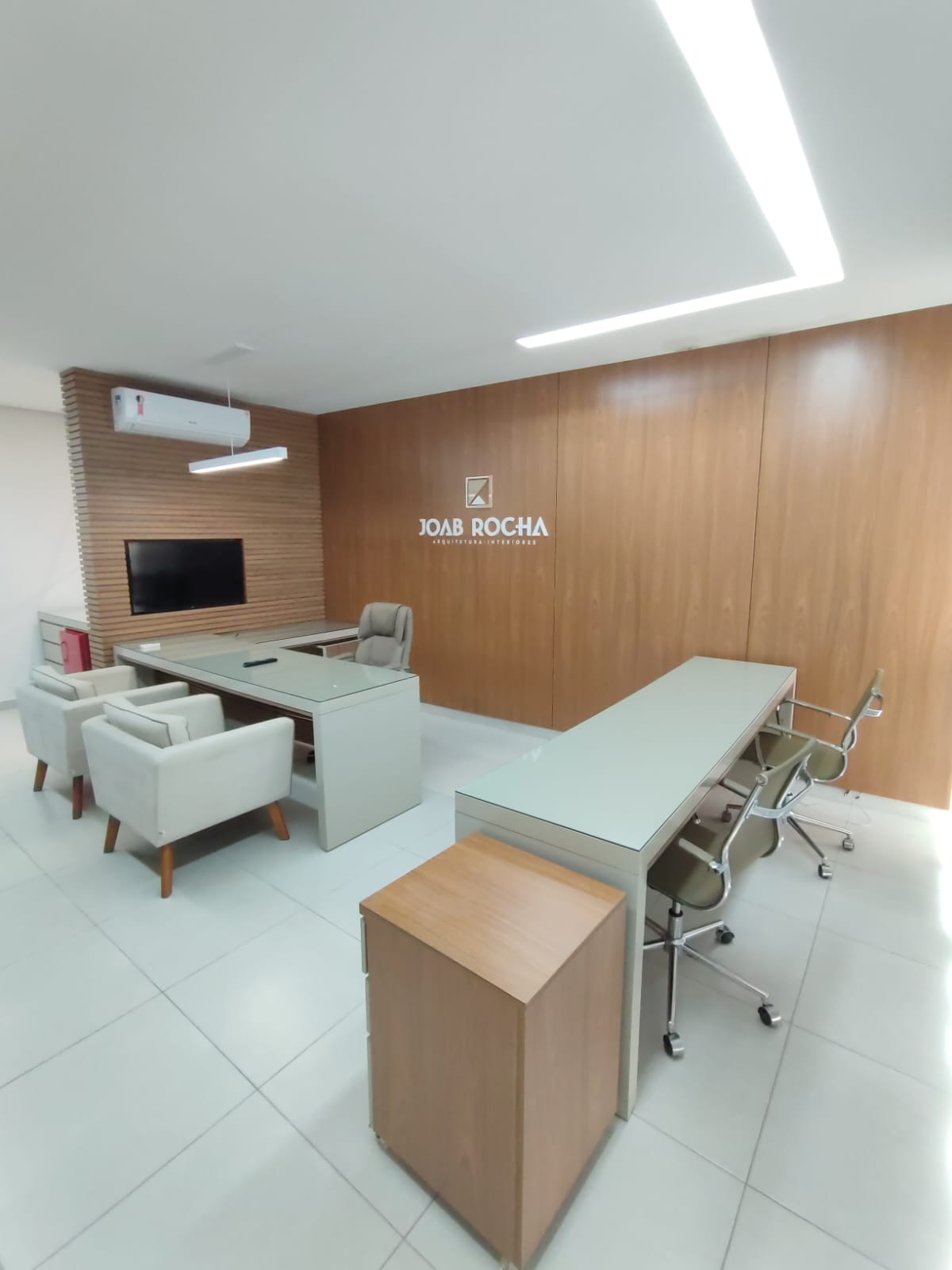 ALUGA SALA COMERCIAL NA AV. PAULINO MENDES