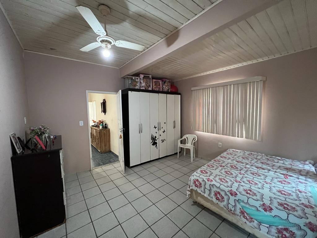 Vende casa  no bairro Edgar Trancoso