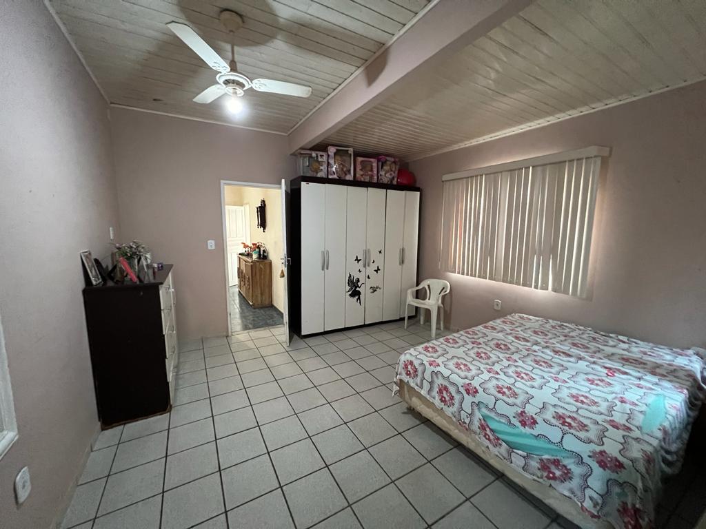 Vende casa  no bairro Edgar Trancoso