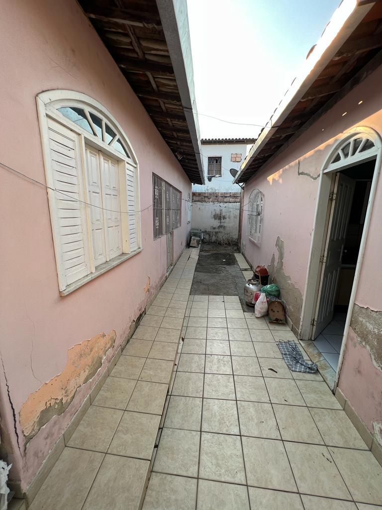 Vende casa  no bairro Edgar Trancoso