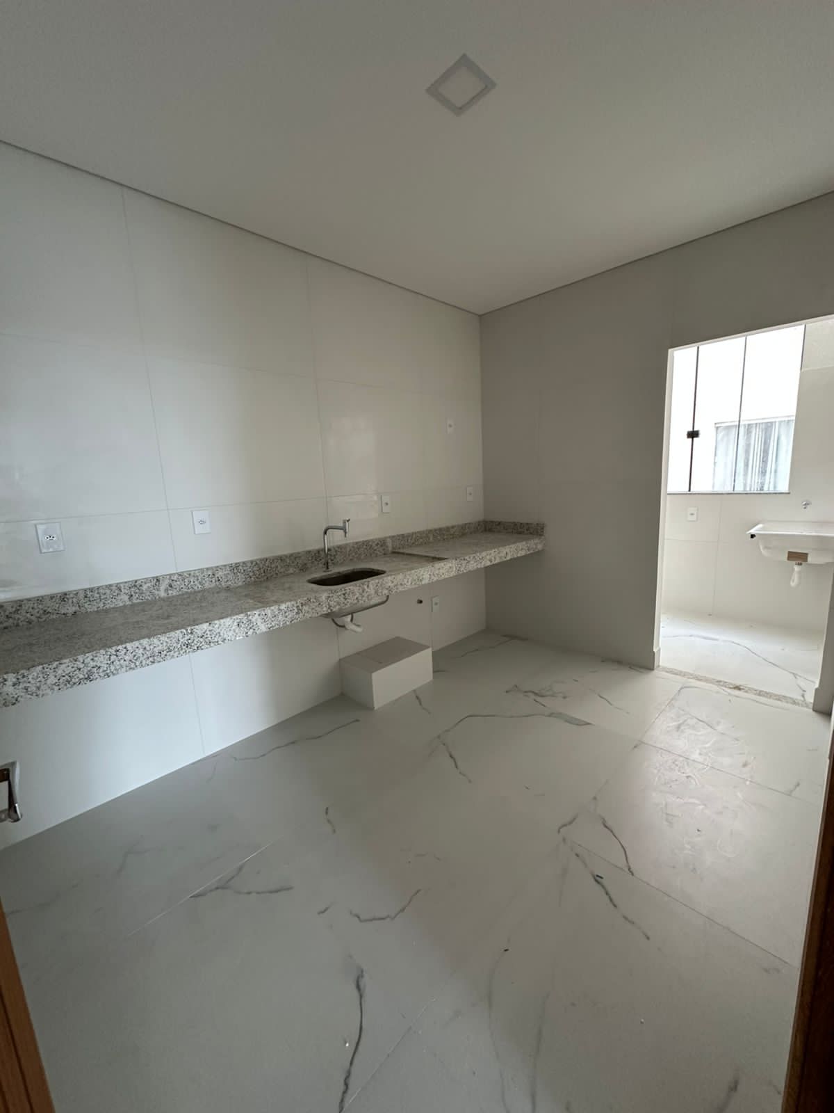 Aluga Apartamento  Mobiliado Novo no Centro (Próximo a faculdade Pitágoras)