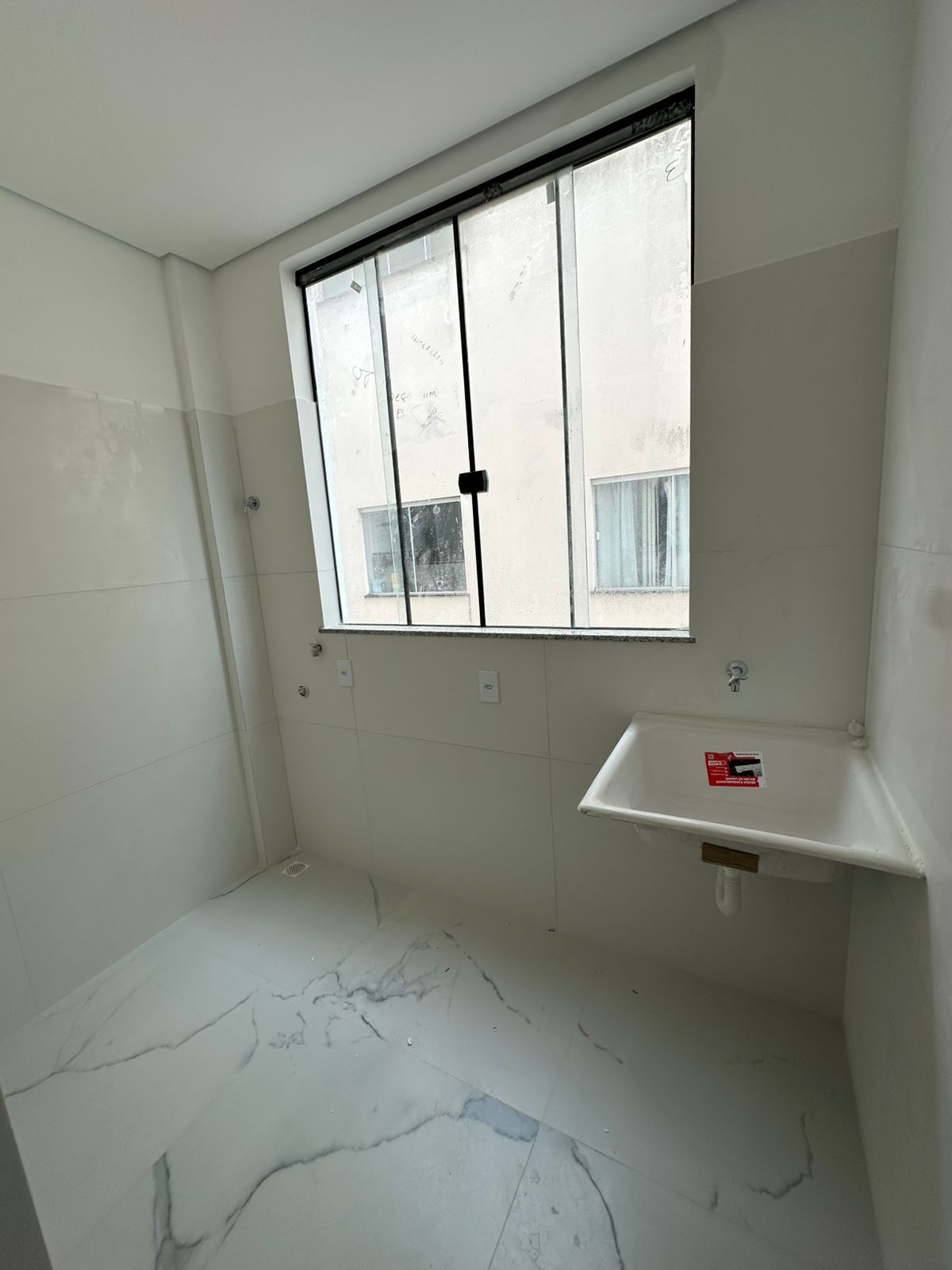 Aluga Apartamento  Mobiliado Novo no Centro (Próximo a faculdade Pitágoras)