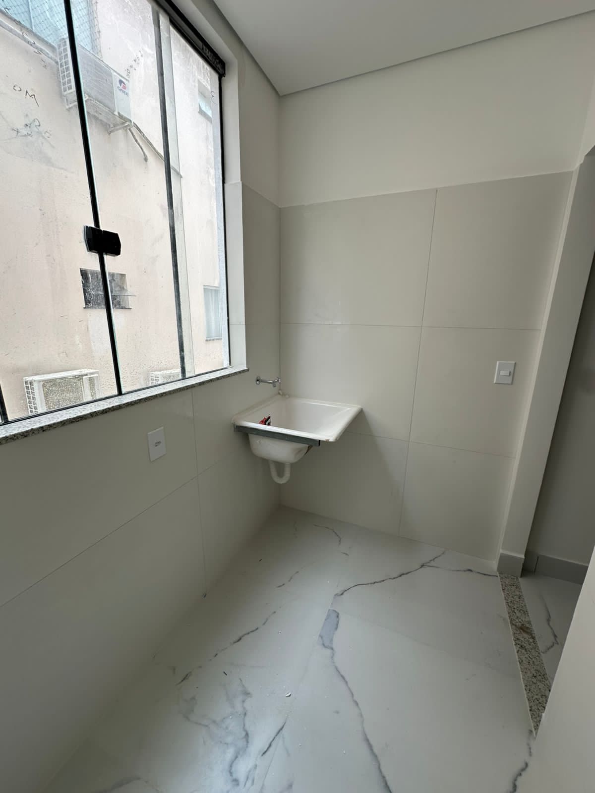 Aluga Apartamento  Mobiliado Novo no Centro (Próximo a faculdade Pitágoras)