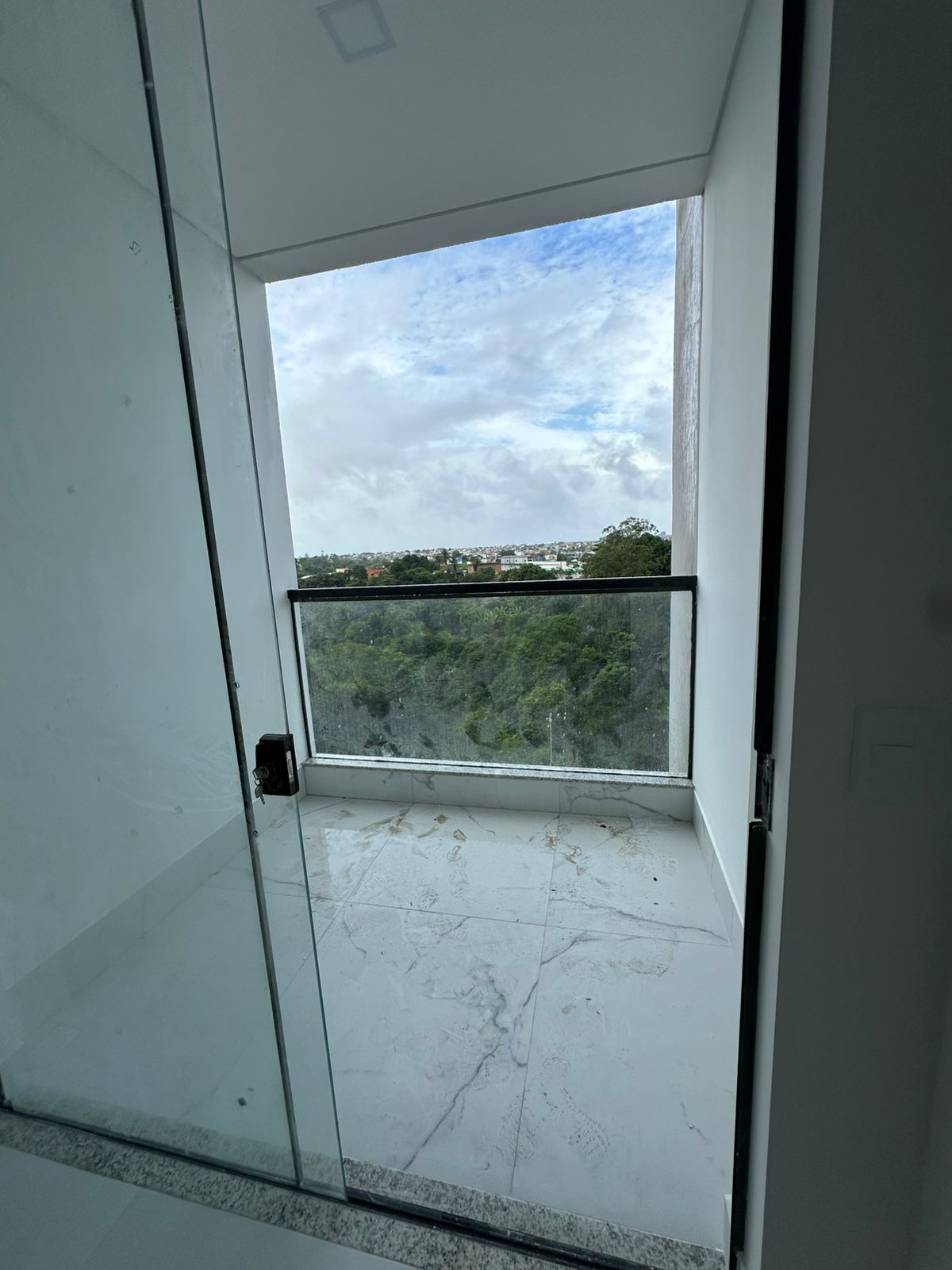 Aluga Apartamento  Mobiliado Novo no Centro (Próximo a faculdade Pitágoras)