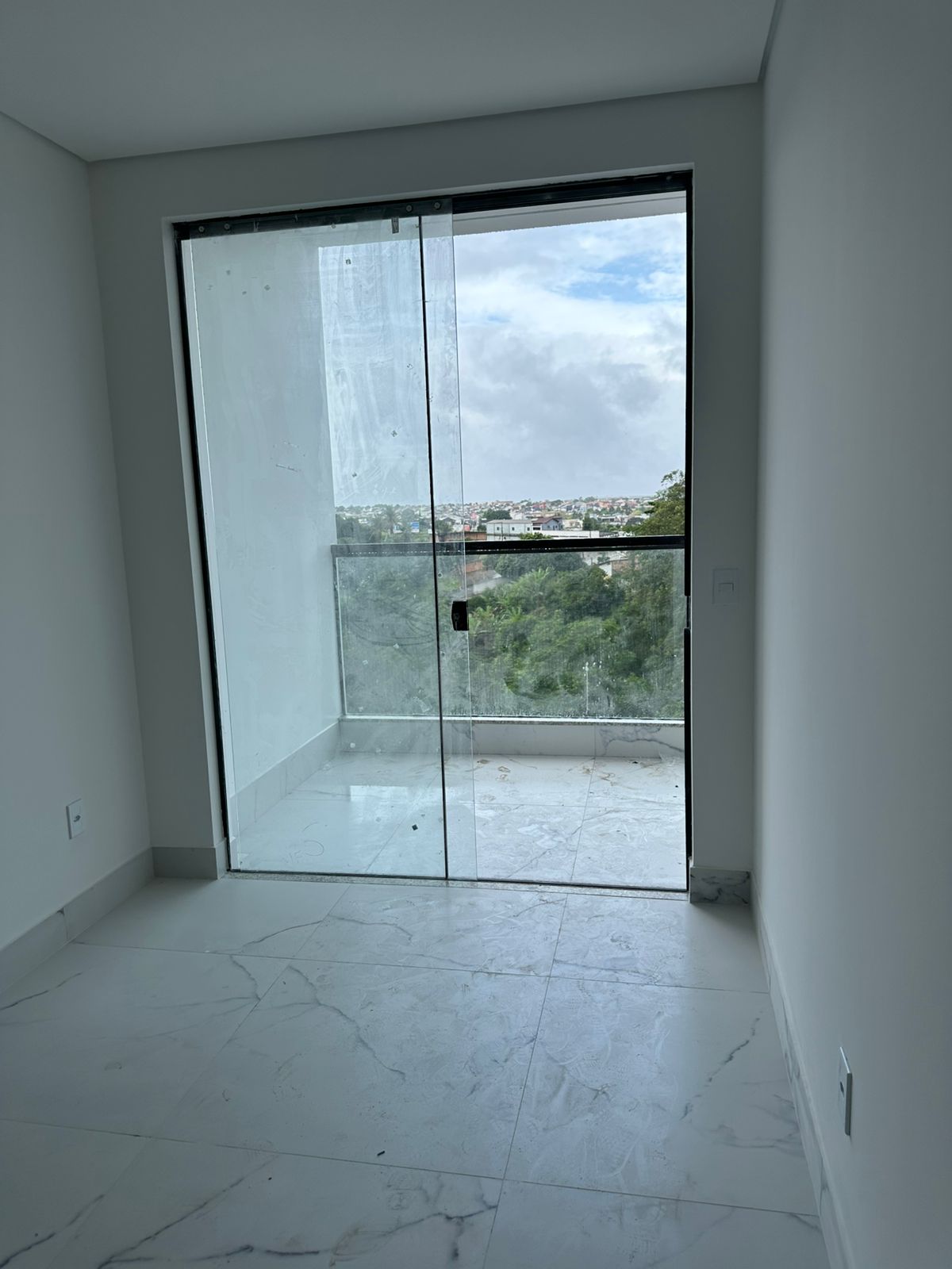 Aluga Apartamento  Mobiliado Novo no Centro (Próximo a faculdade Pitágoras)
