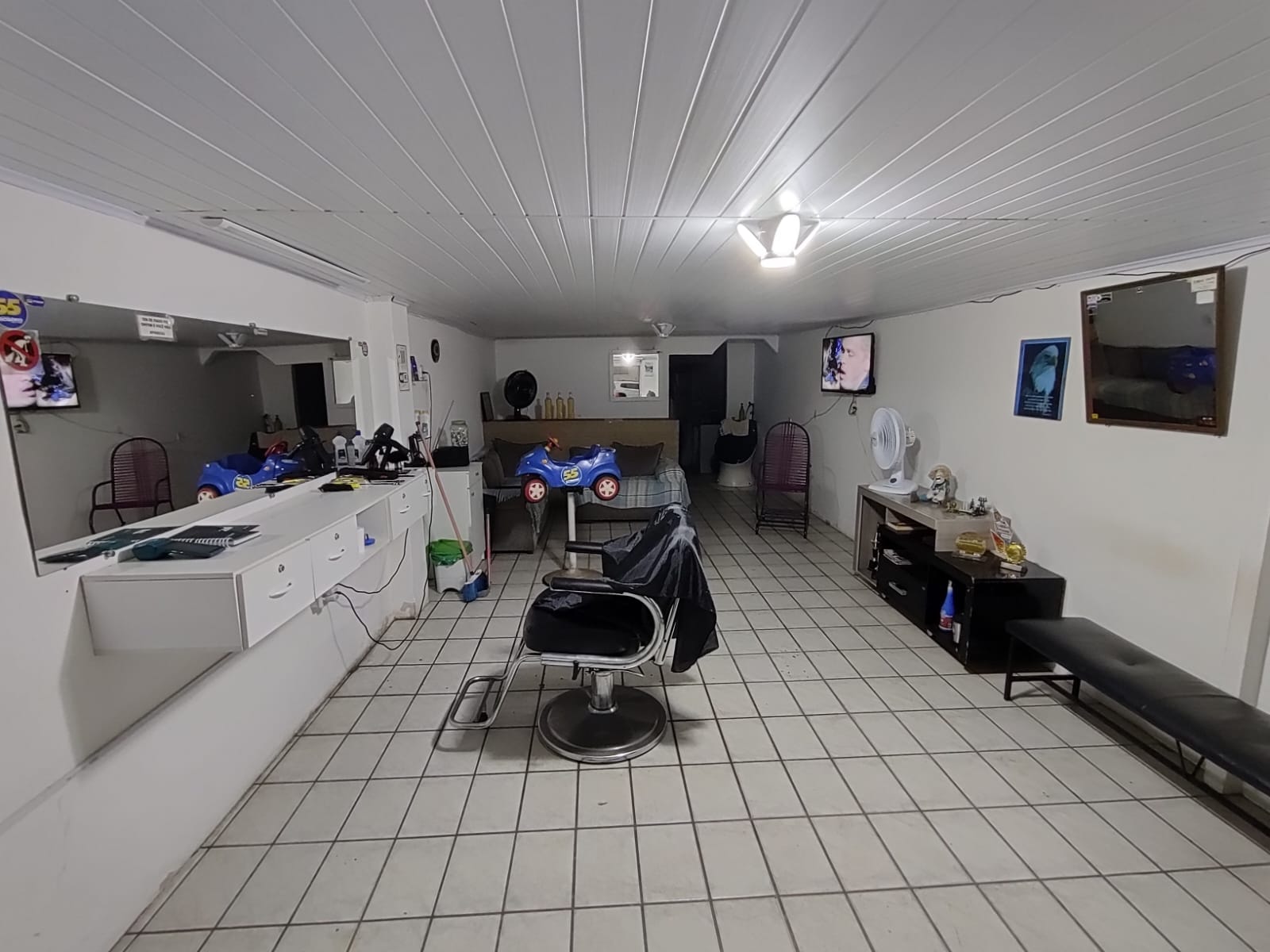 VENDE PONTO COMERCIAL NA AV. DOM PEDRO II (NO CENTRO)