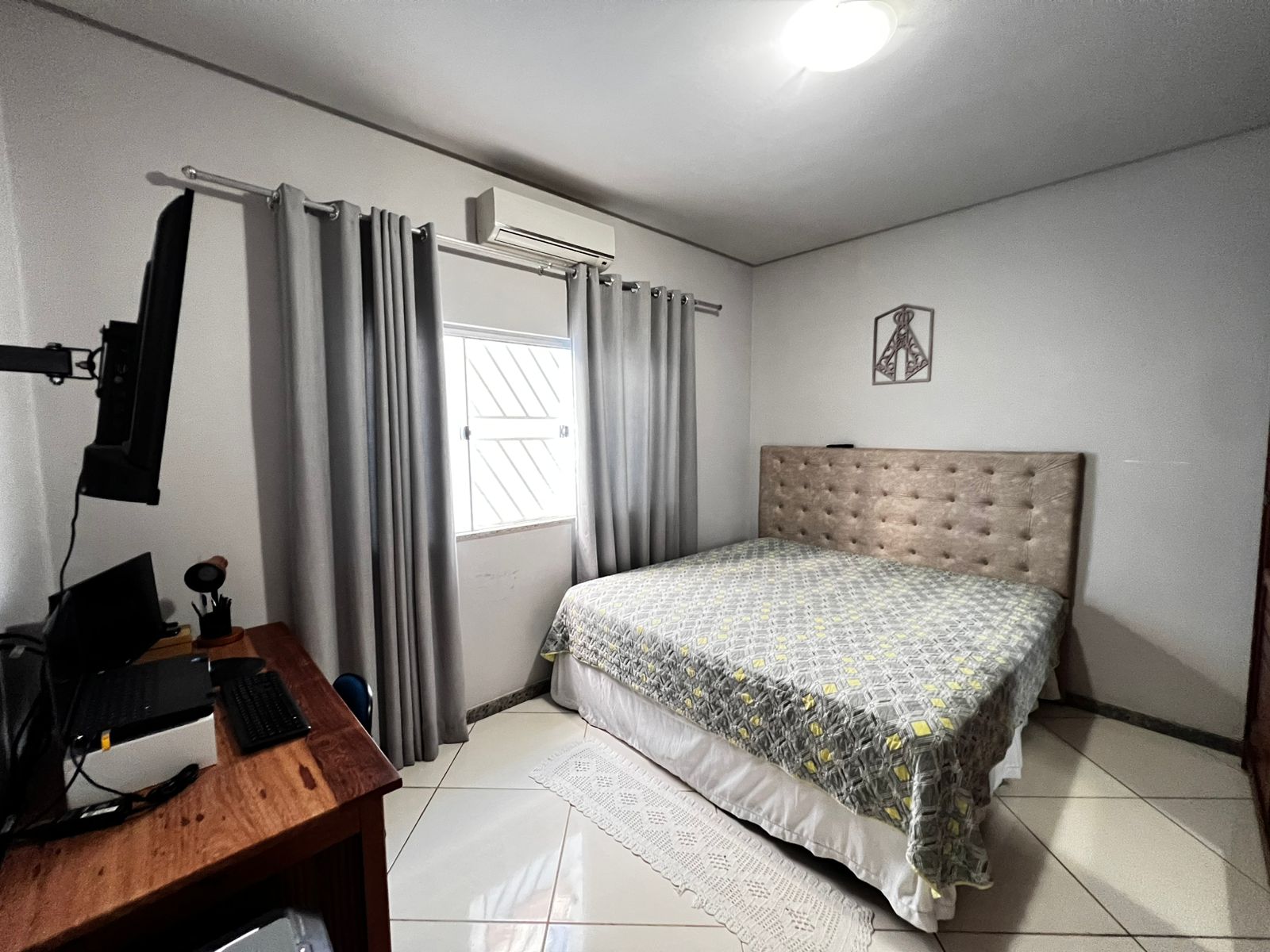 Bela casa no bairro Dinah Borges.