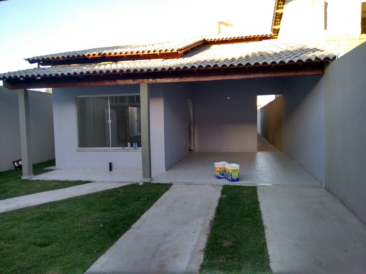 Vende casa com excelente acabamento no bairro Dinah Borges