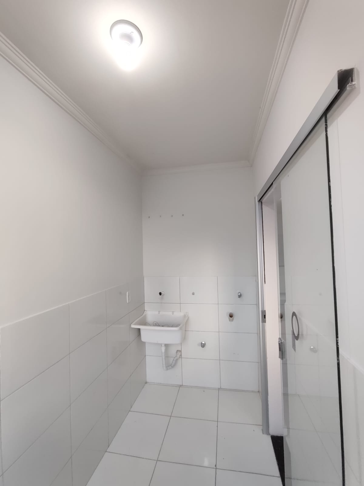 Aluga Apartamento no Jd. das Acácias