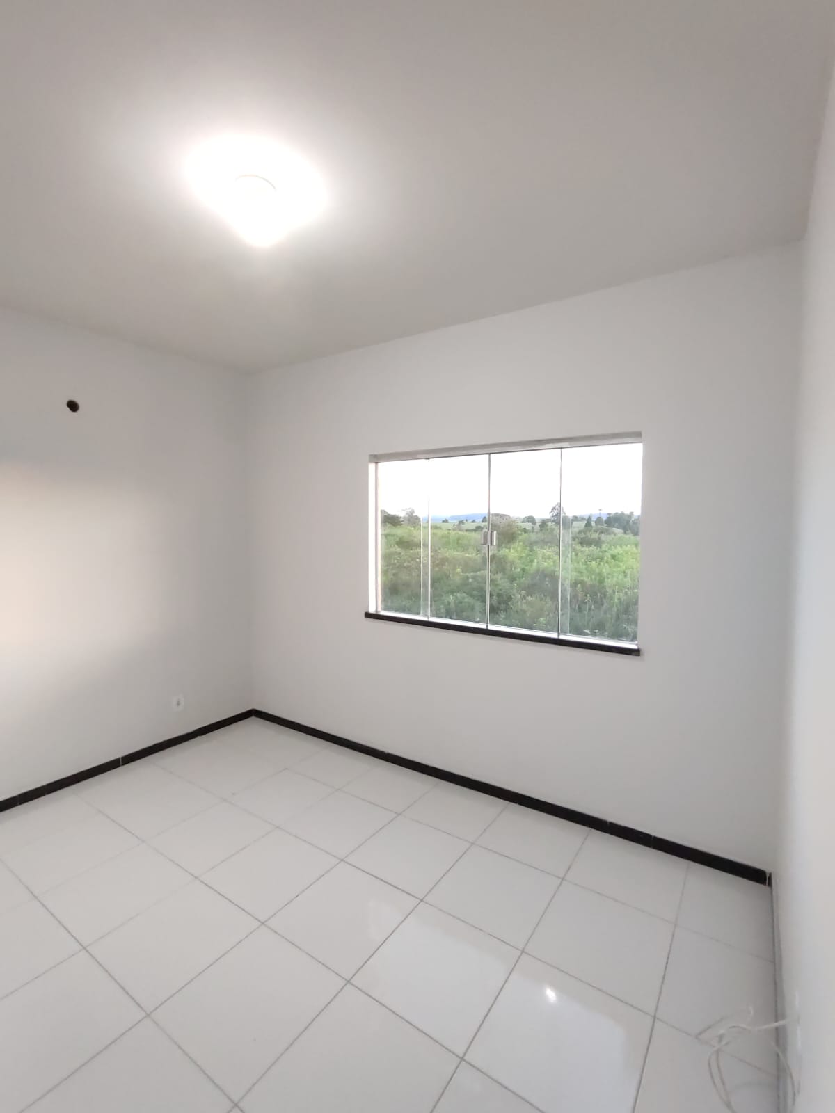 Aluga Apartamento no Jd. das Acácias