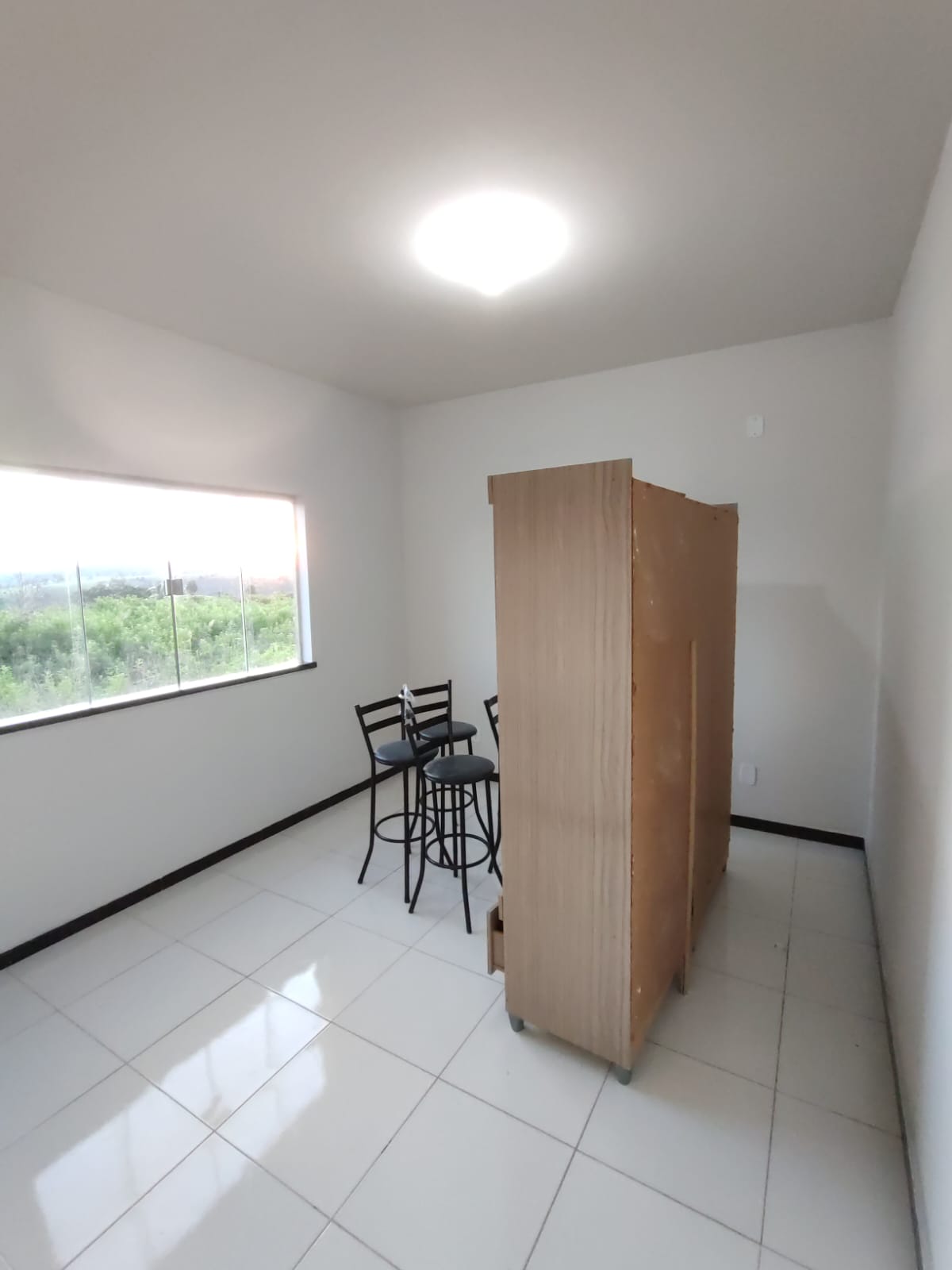 Aluga Apartamento no Jd. das Acácias