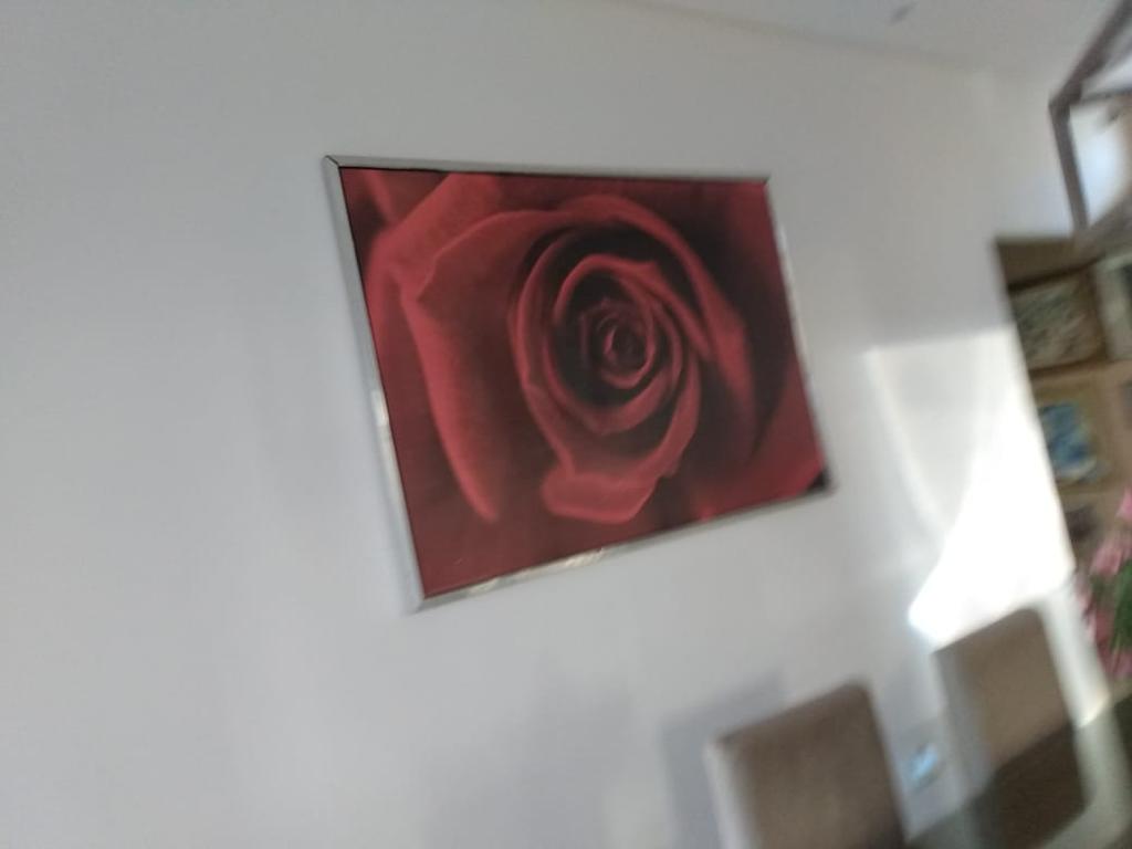 VENDE-SE CASA AMPLA NO BAIRRO CENTAURO