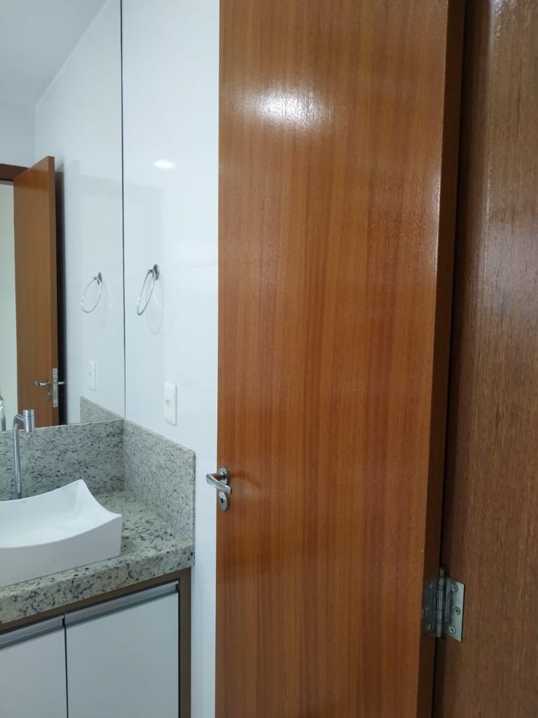 Aluga Apartamento bem localizado no Centro (Com garagem)