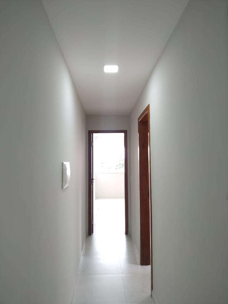 Aluga Apartamento bem localizado no Centro (Com garagem)