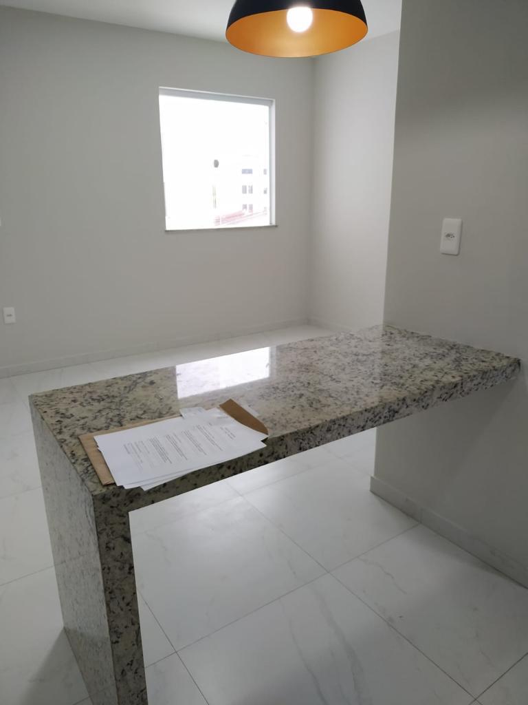 Aluga Apartamento bem localizado no Centro (Com garagem)