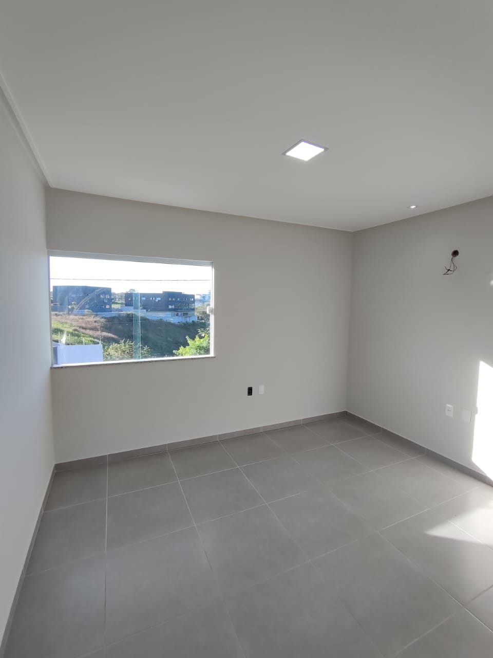 Aluga Apartamento no Primeiro Andar na Urbis II
