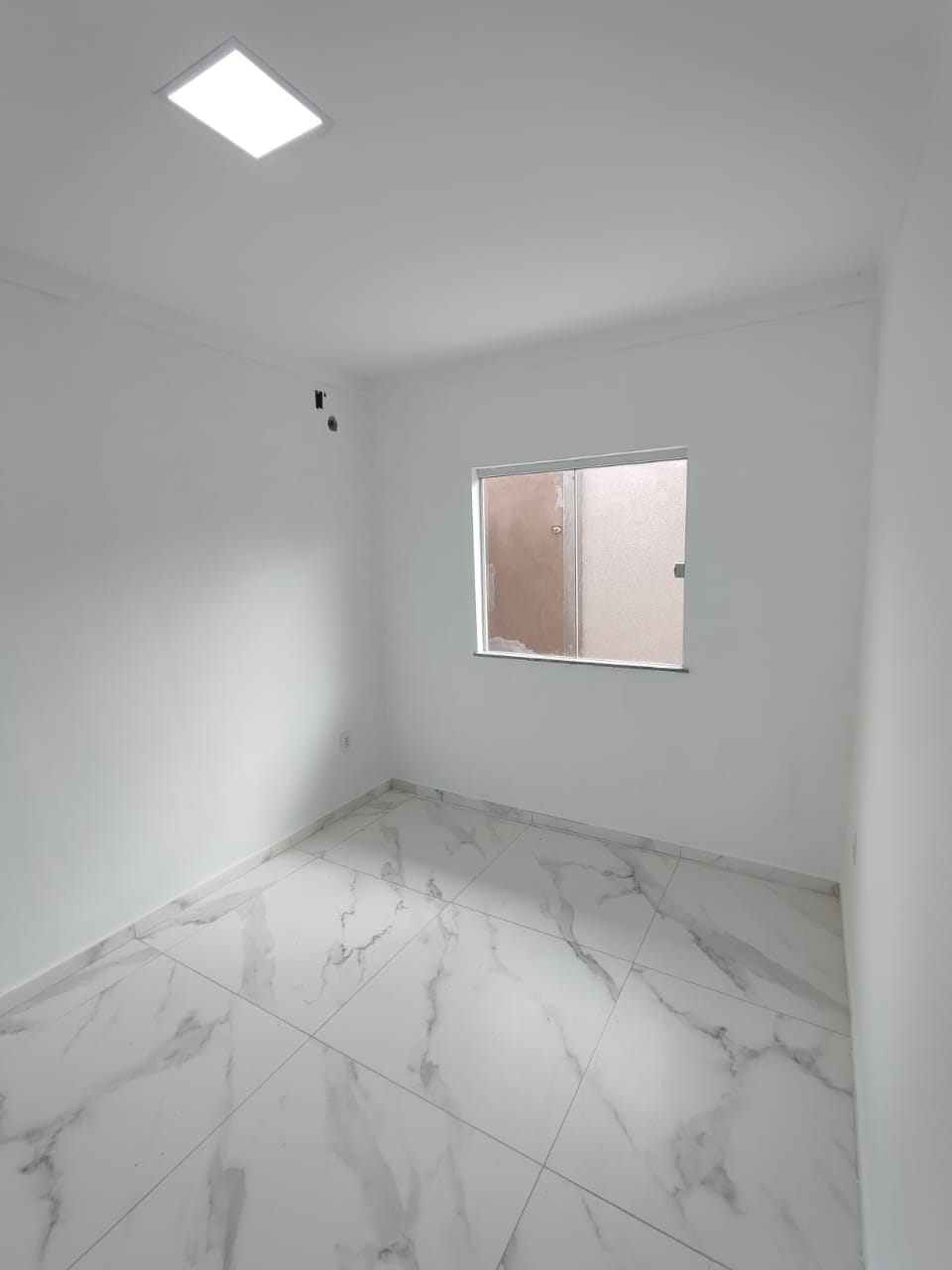 Aluga Apartamento Térreo na Urbis I (Próx. Faculdade Pitágoras)