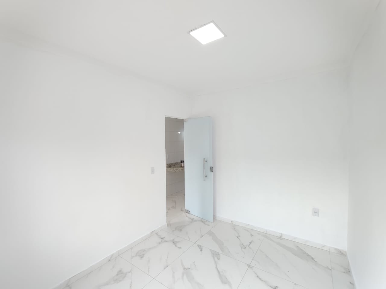 Aluga Apartamento Térreo na Urbis I (Próx. Faculdade Pitágoras)