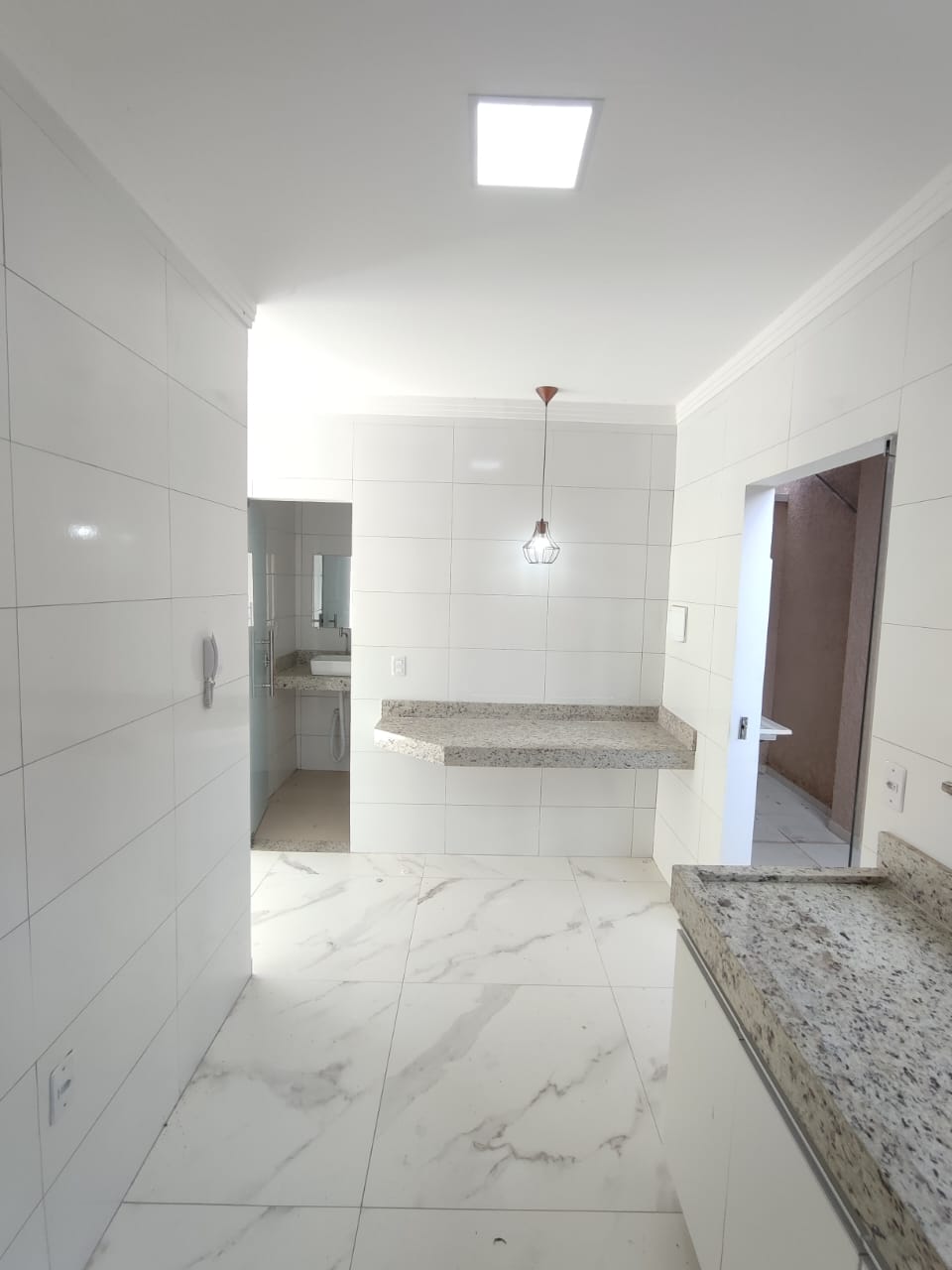 Aluga Apartamento Térreo na Urbis I (Próx. Faculdade Pitágoras)