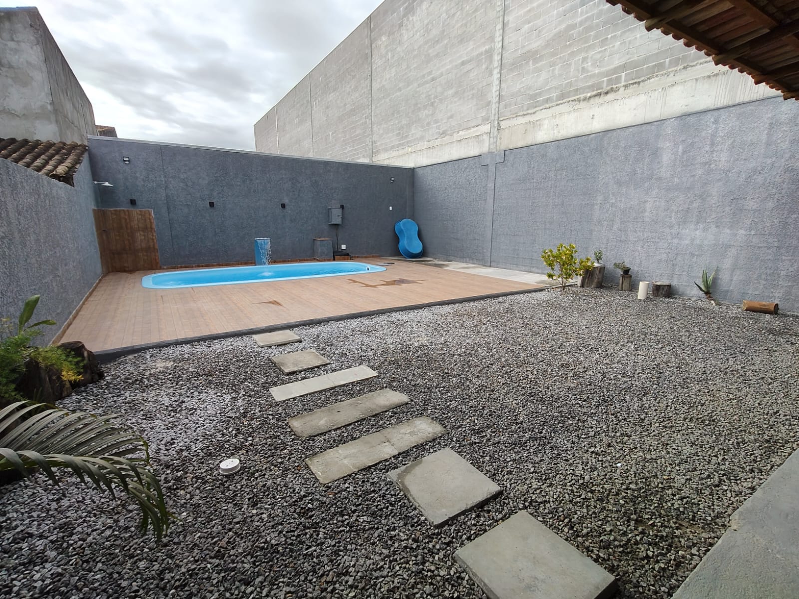 Vende Imóvel residencial e comercial no Dinah Borges 