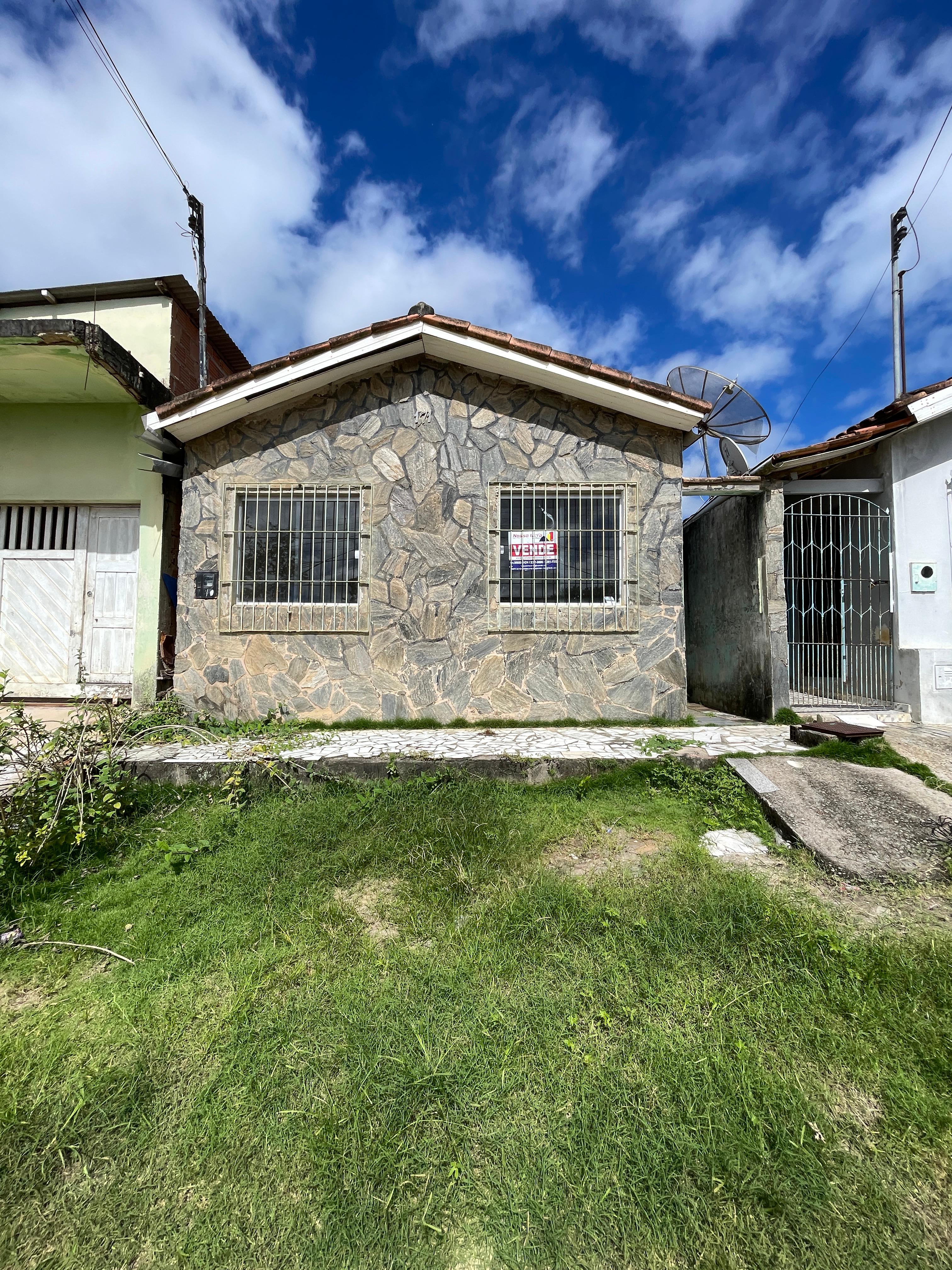 Vende Casa no Bairro Santa Lúcia