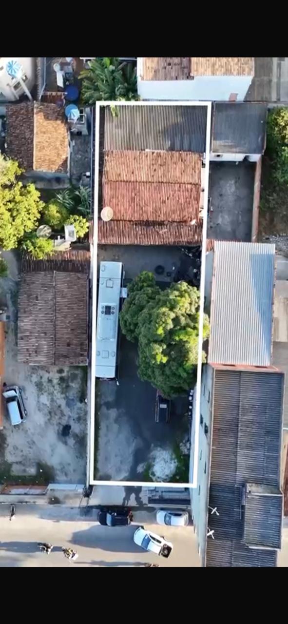 Vende área comercial bem localizada no bairro Pequi