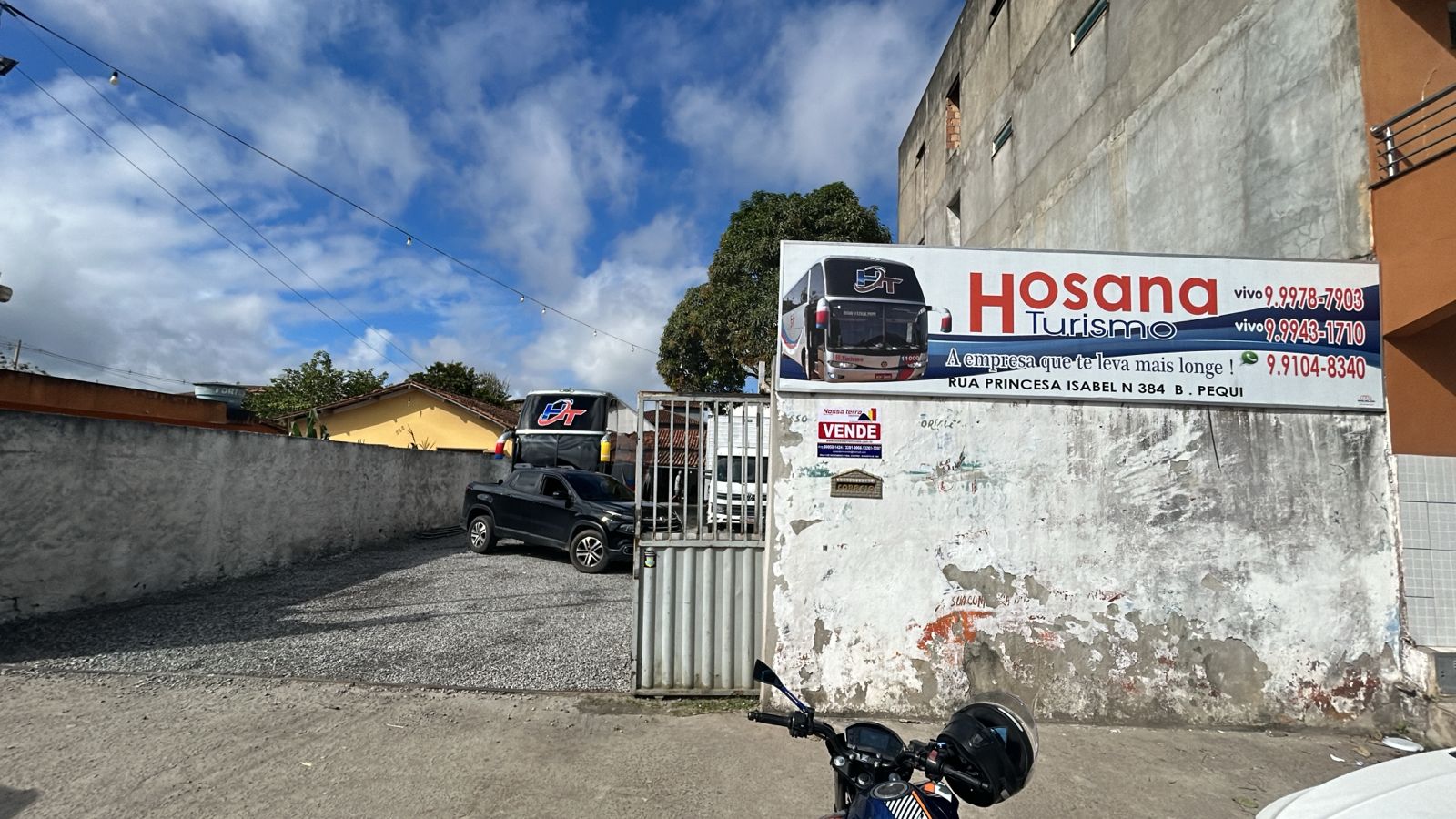 Vende área comercial bem localizada no bairro Pequi